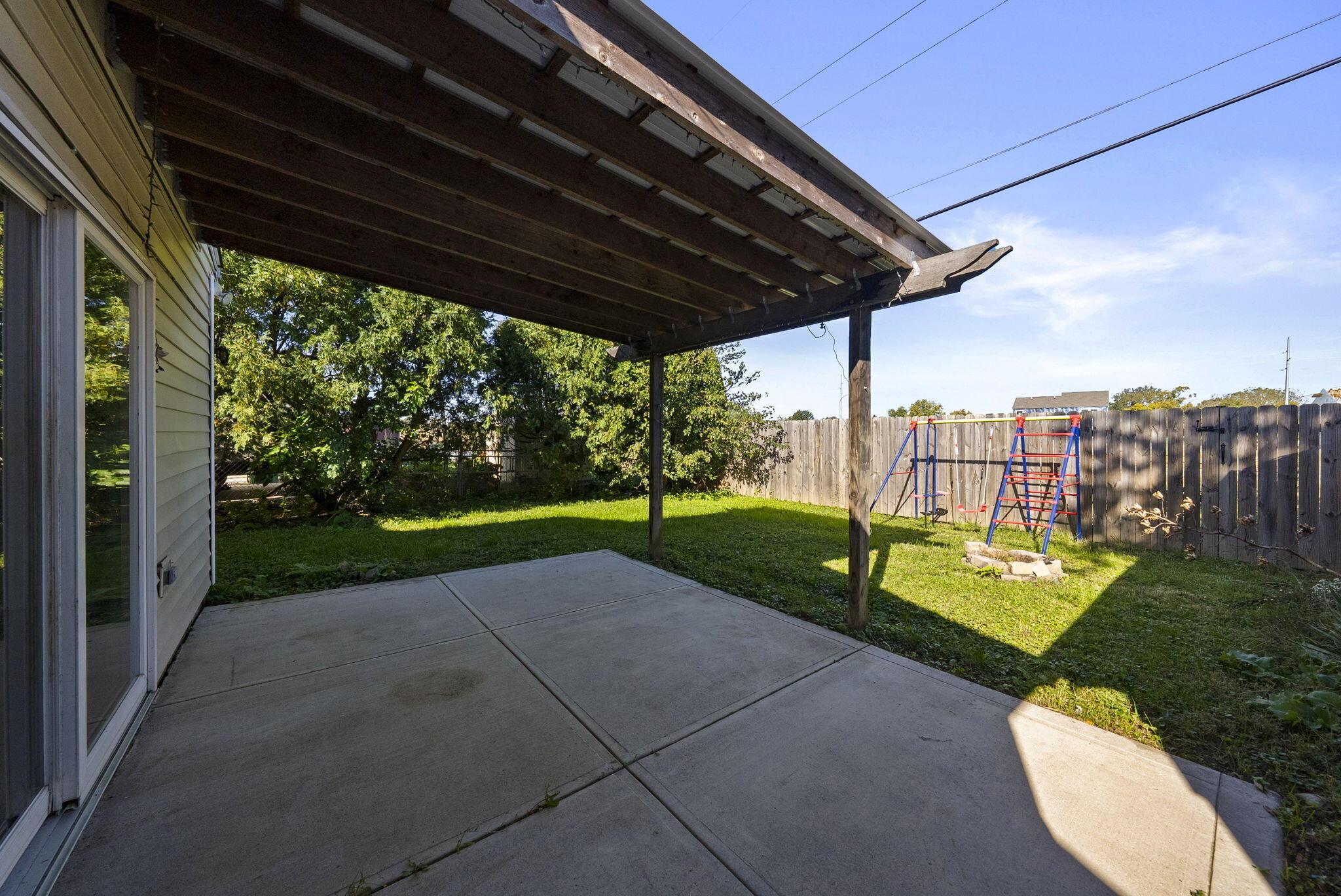 284 Madison Drive N Property Photo 26