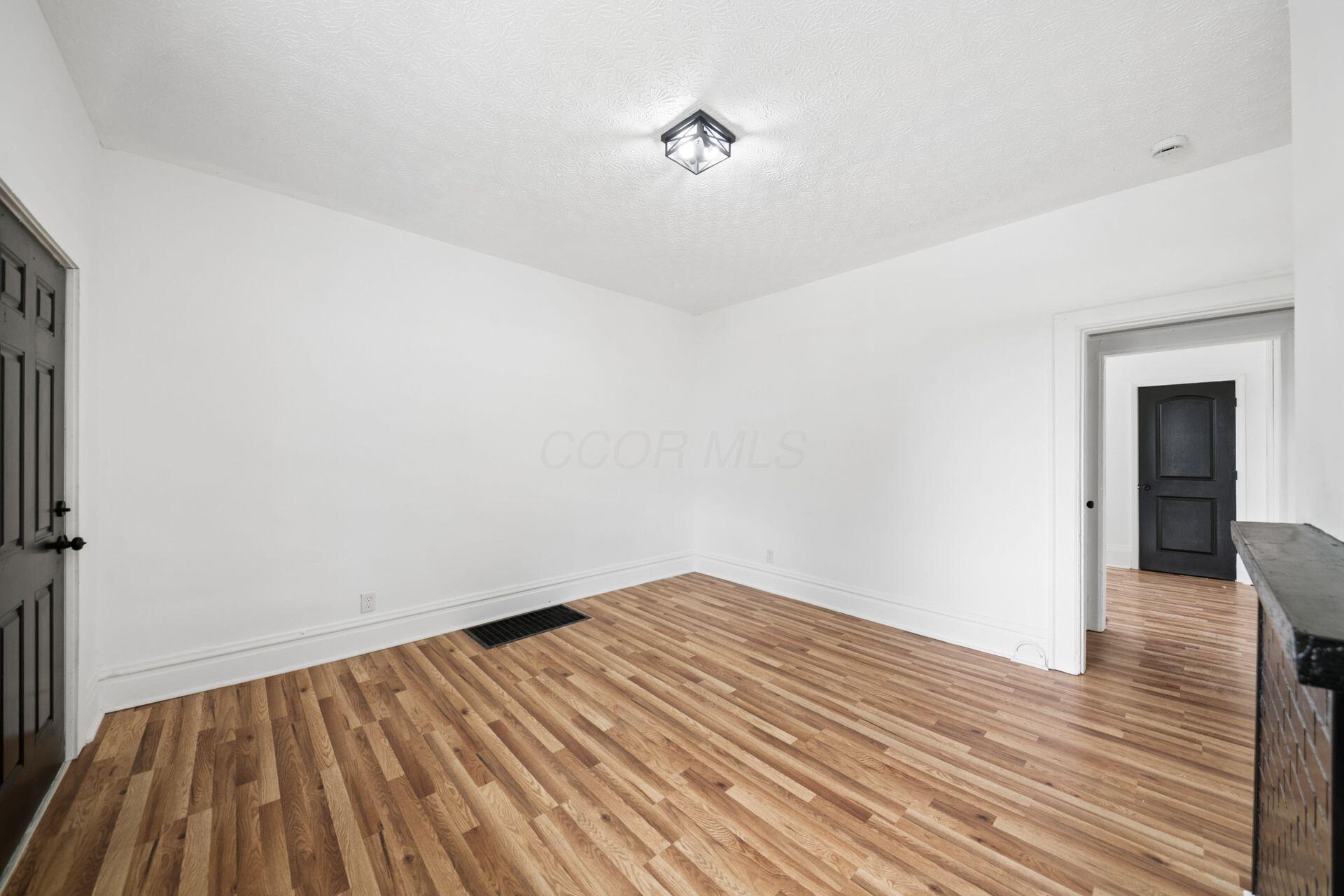 1338-1340 Hildreth Avenue Property Photo 10