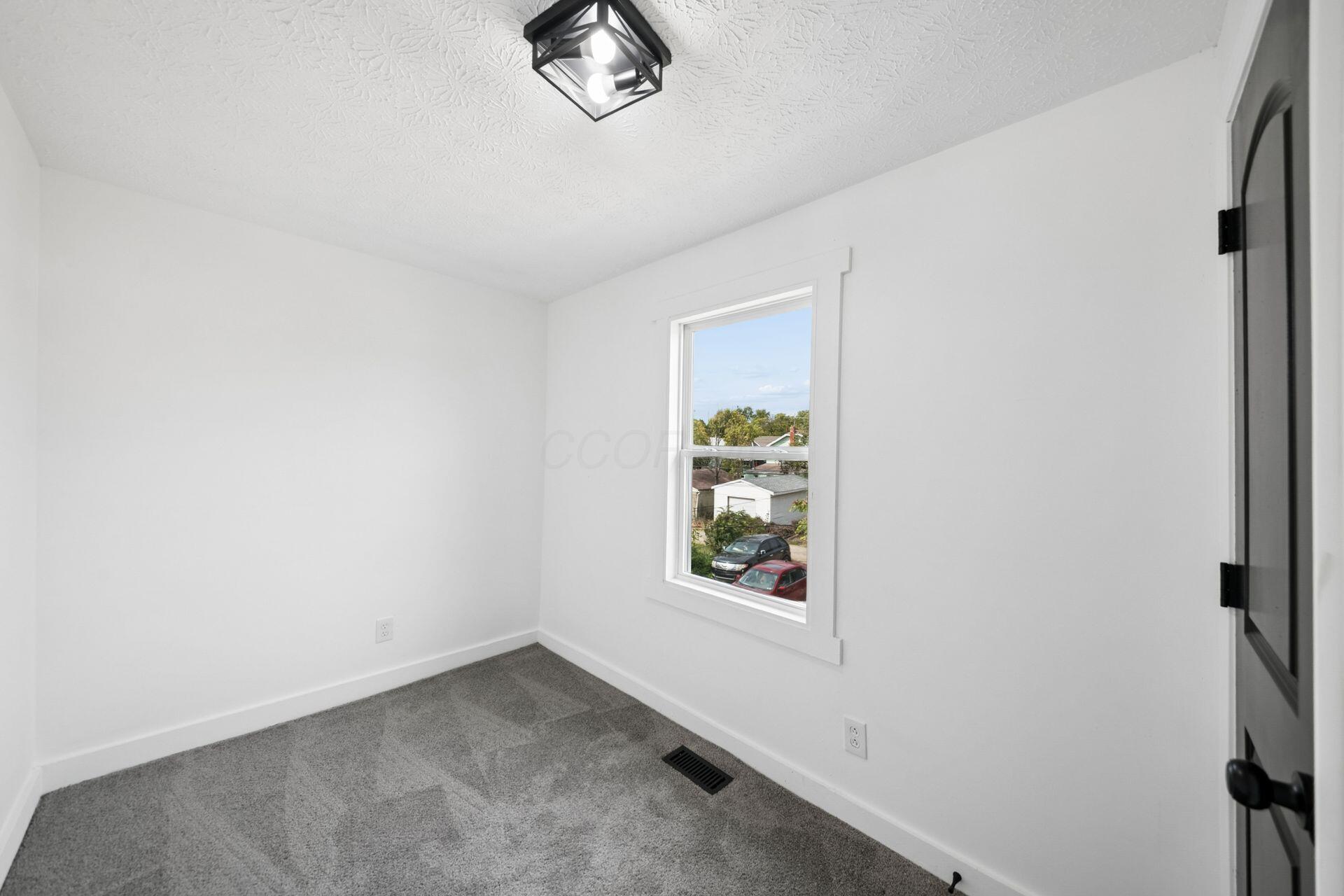 1338-1340 Hildreth Avenue Property Photo 25