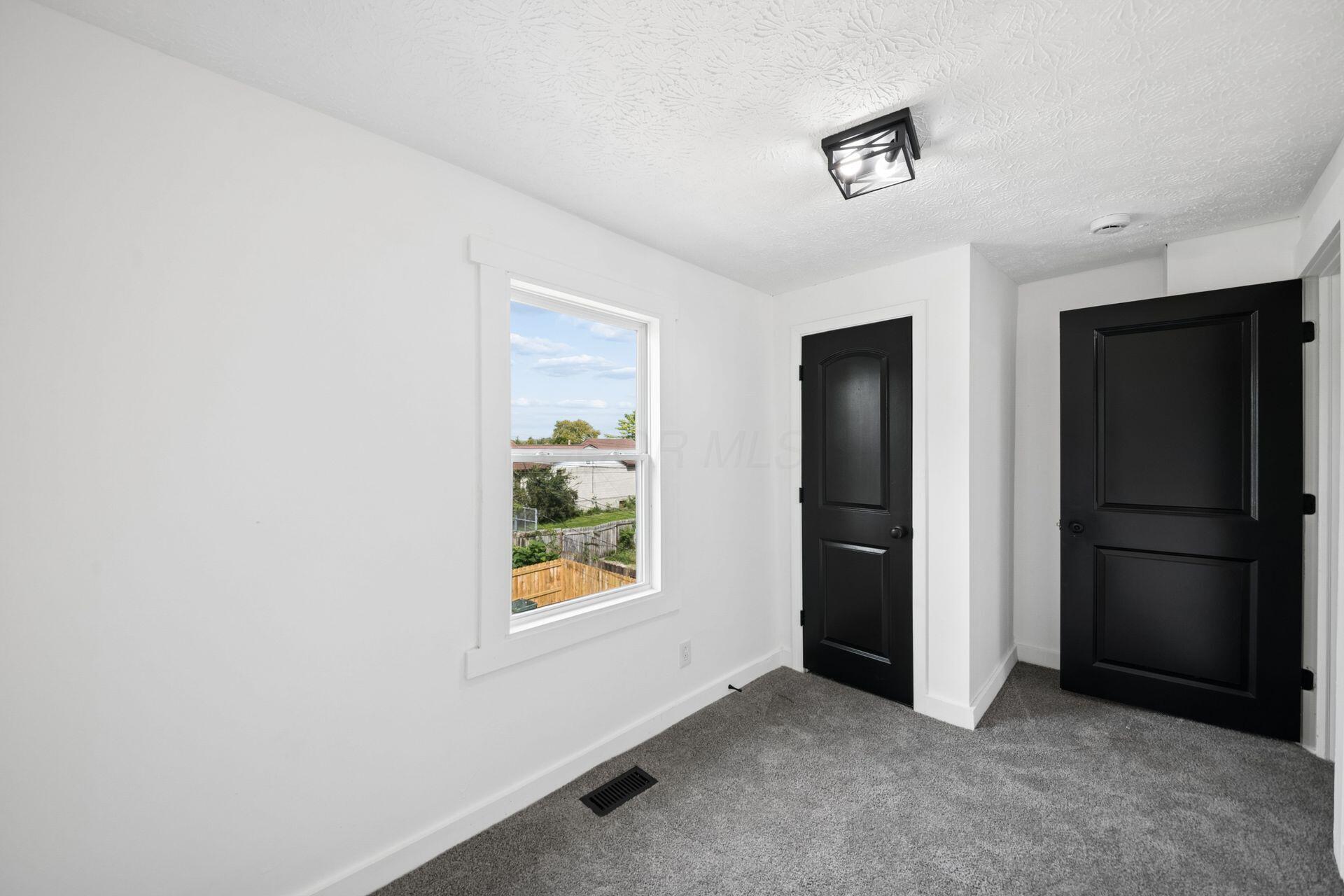 1338-1340 Hildreth Avenue Property Photo 26