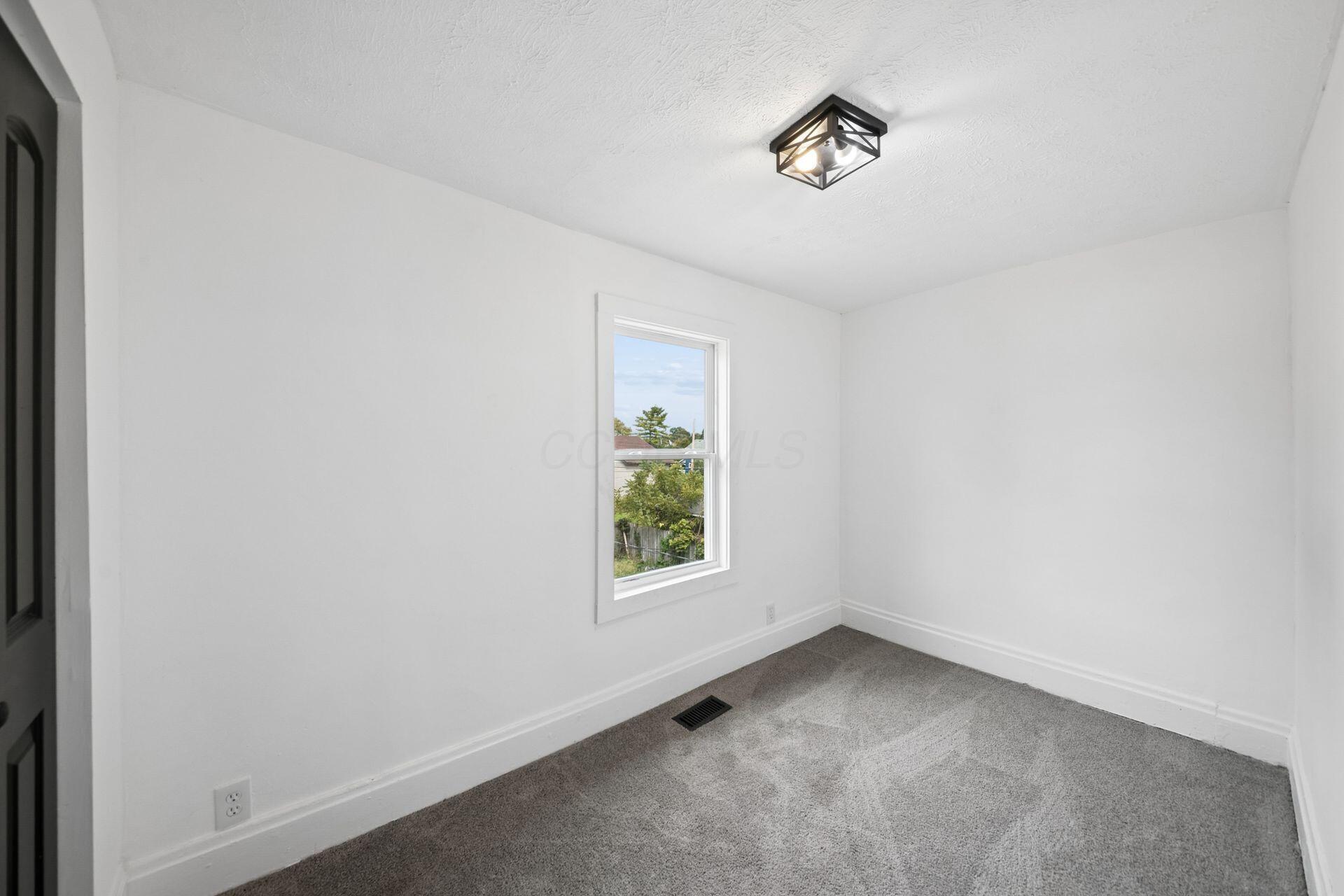 1338-1340 Hildreth Avenue Property Photo 49