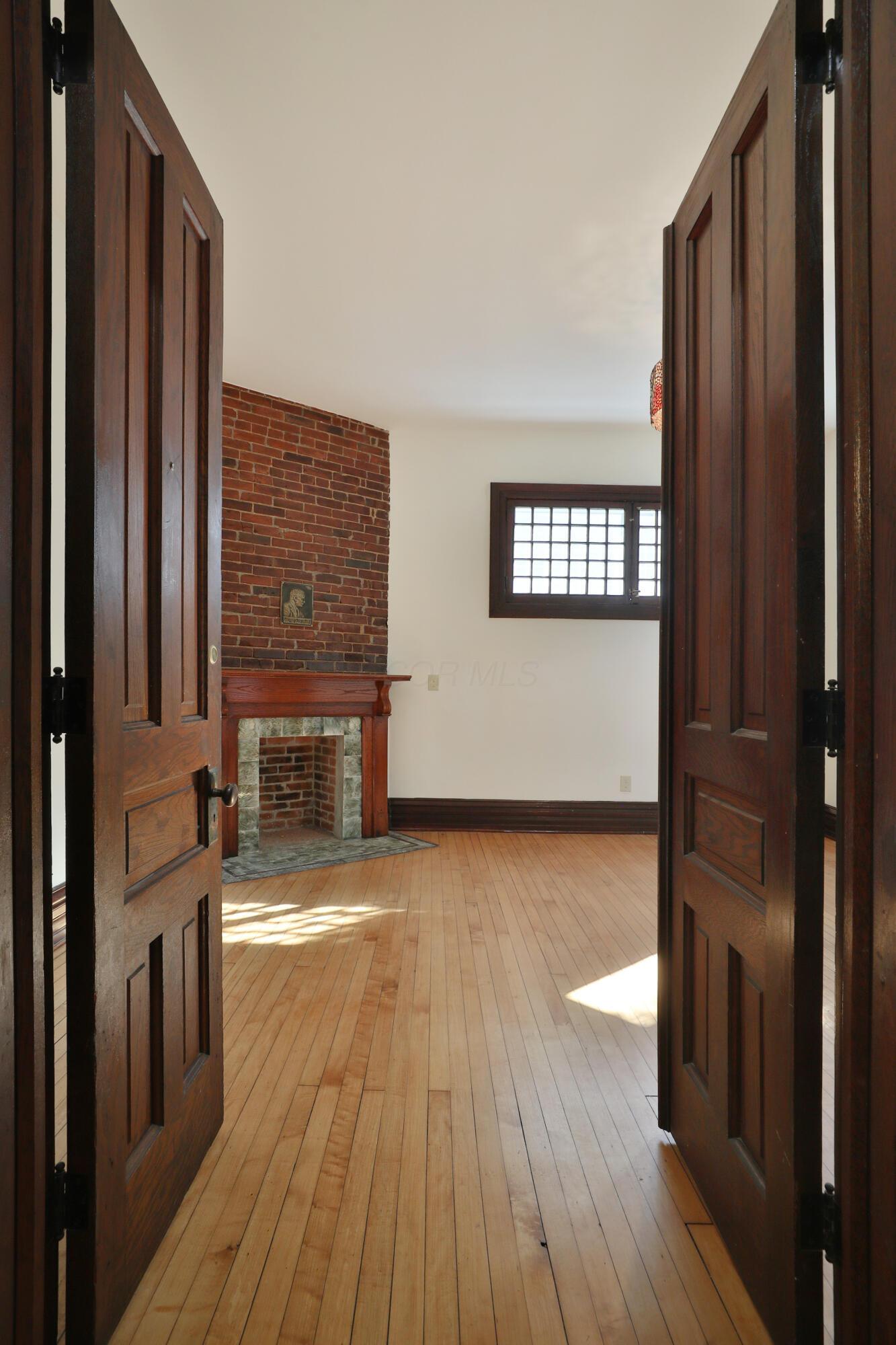 332 W 6th Avenue Property Photo 7