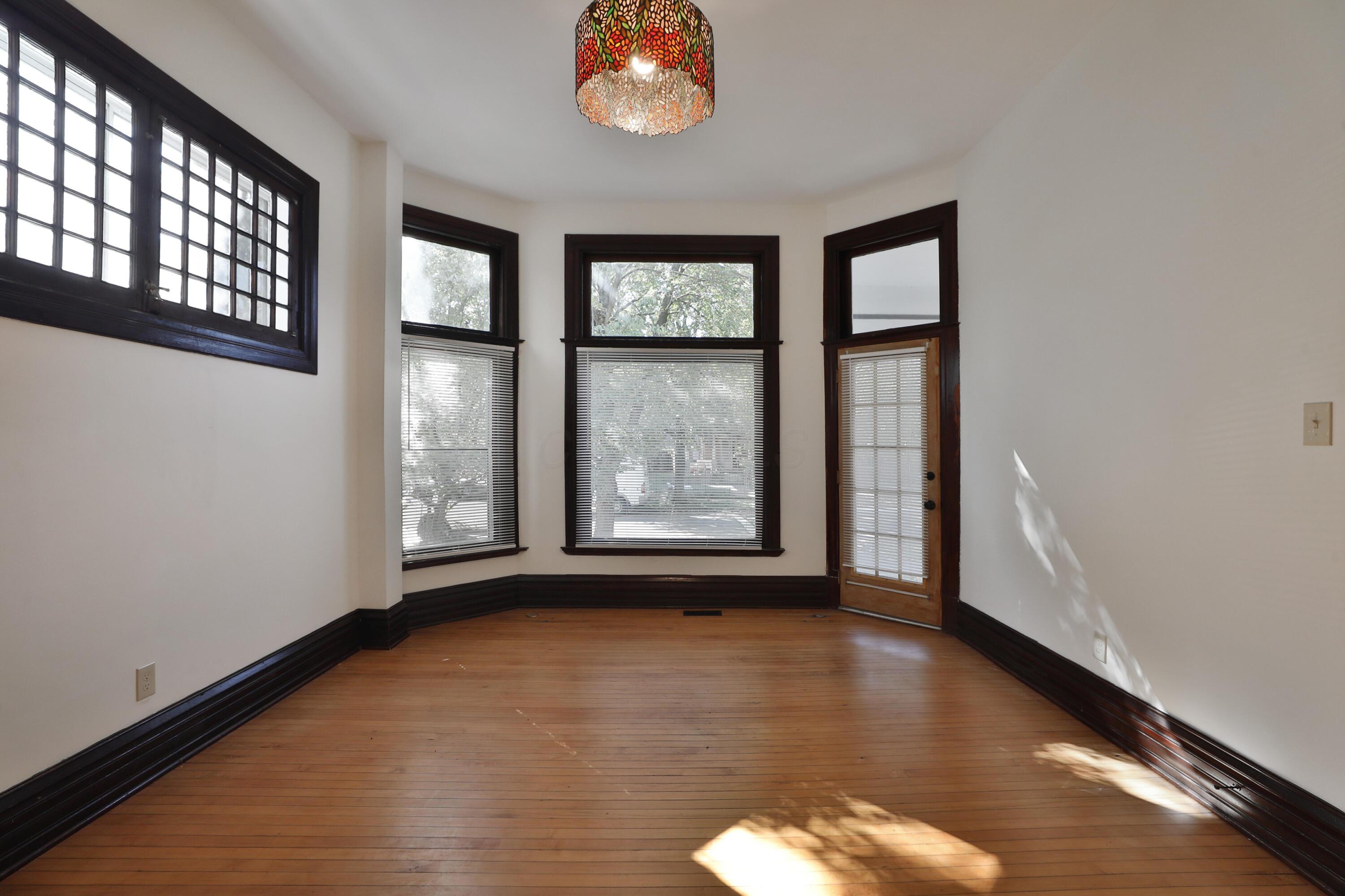 332 W 6th Avenue Property Photo 8