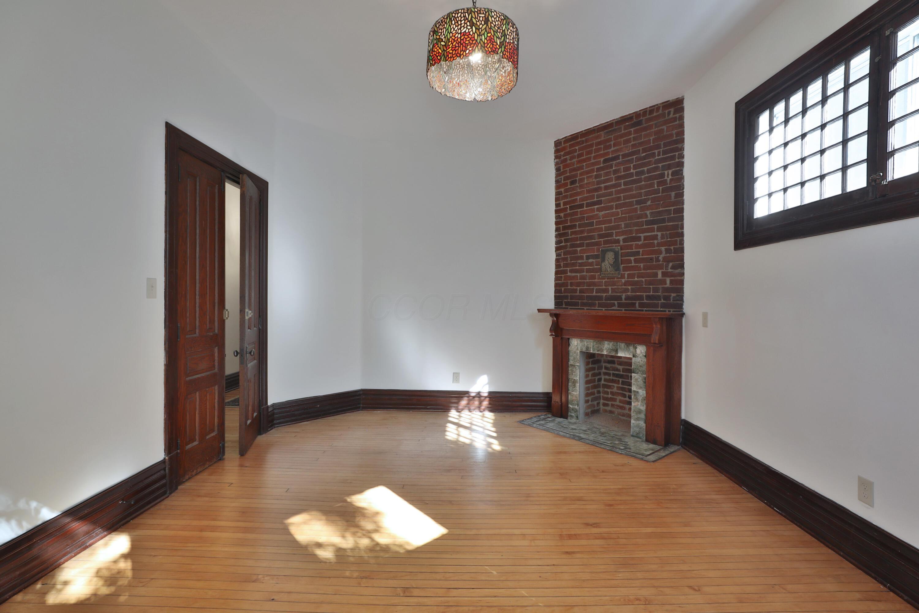 332 W 6th Avenue Property Photo 10
