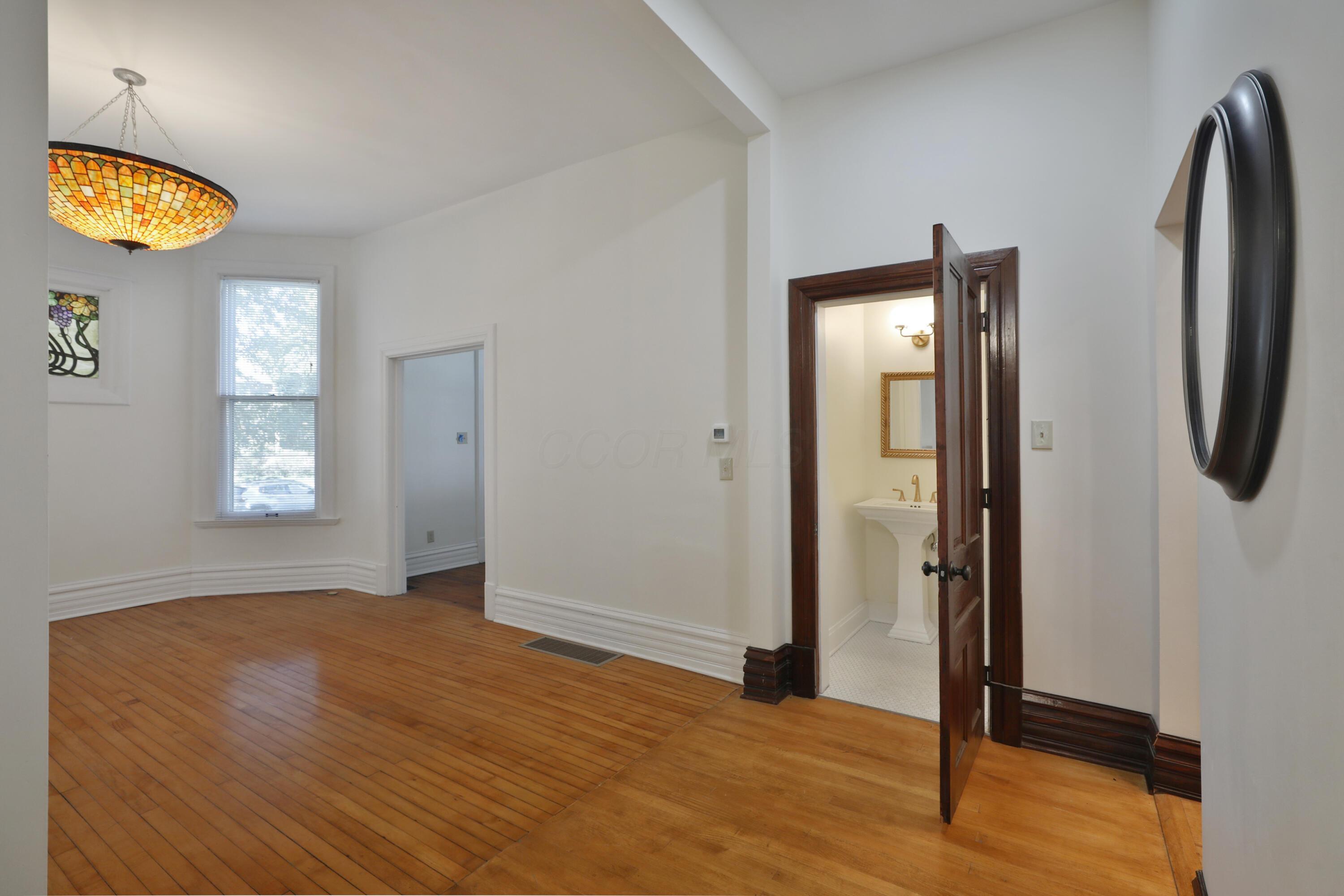 332 W 6th Avenue Property Photo 17