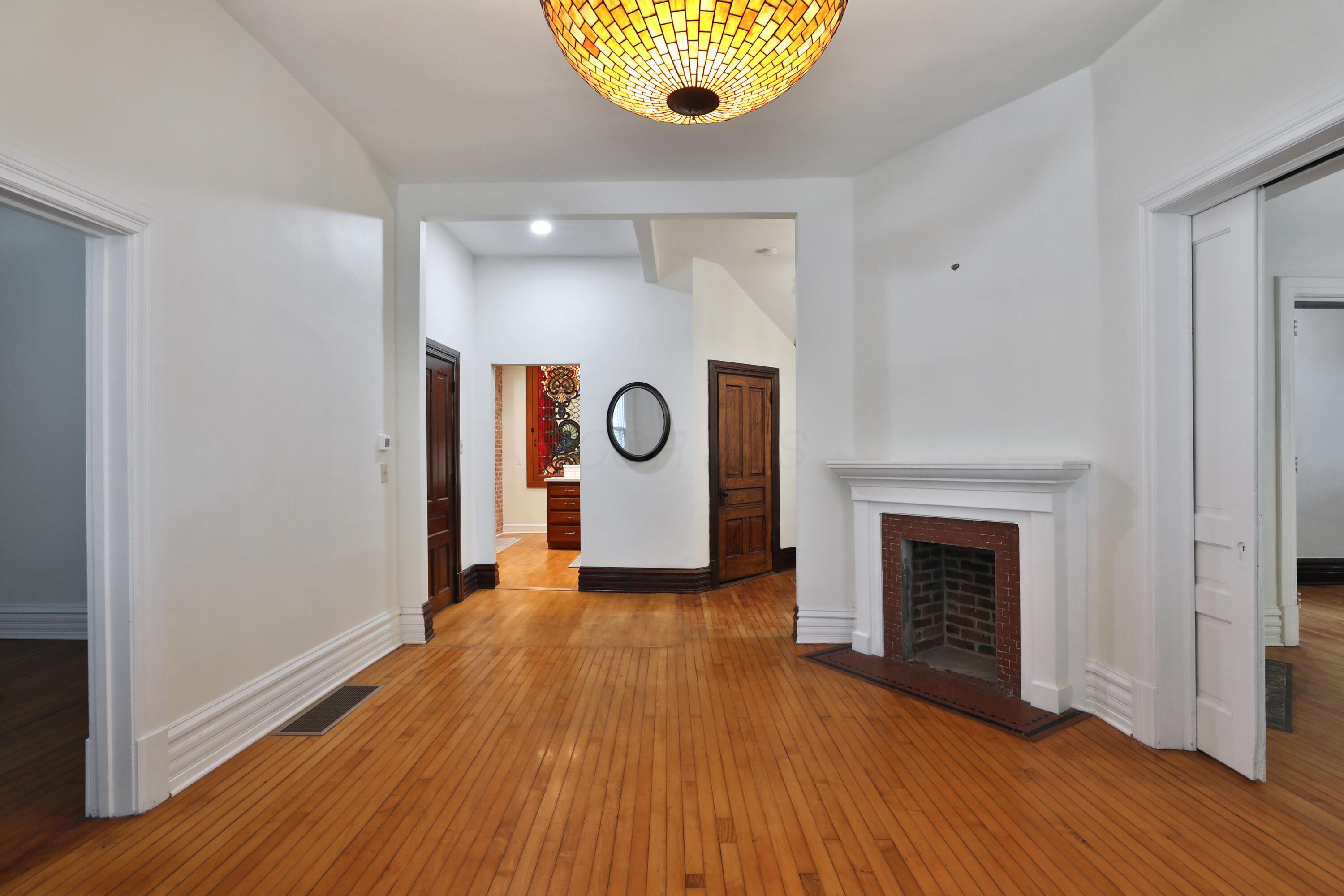 332 W 6th Avenue Property Photo 24