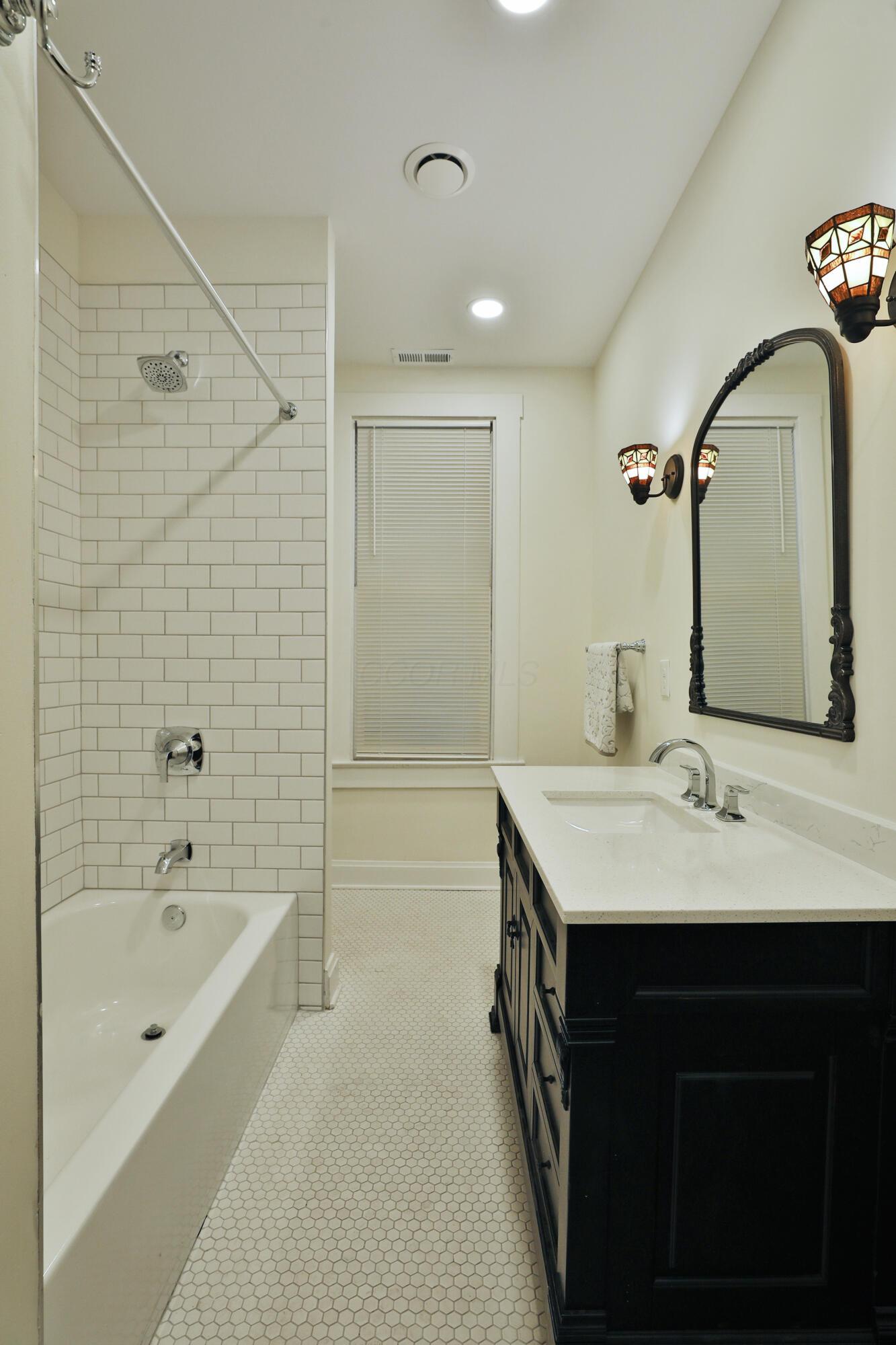 332 W 6th Avenue Property Photo 54