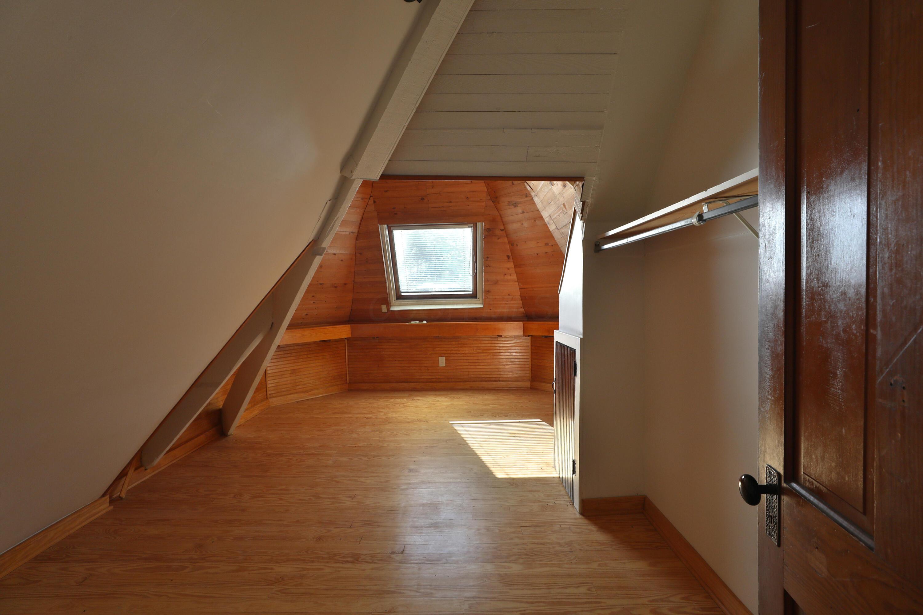 332 W 6th Avenue Property Photo 75