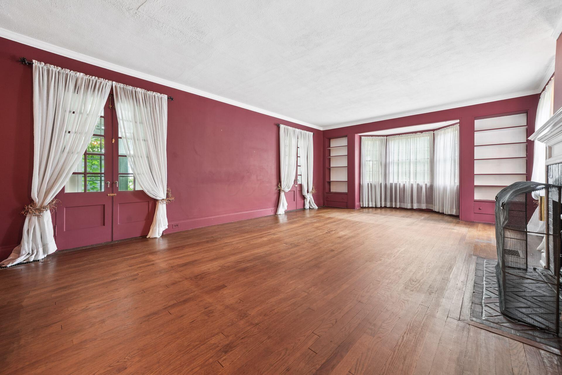 110 Griswold Street Property Photo 11