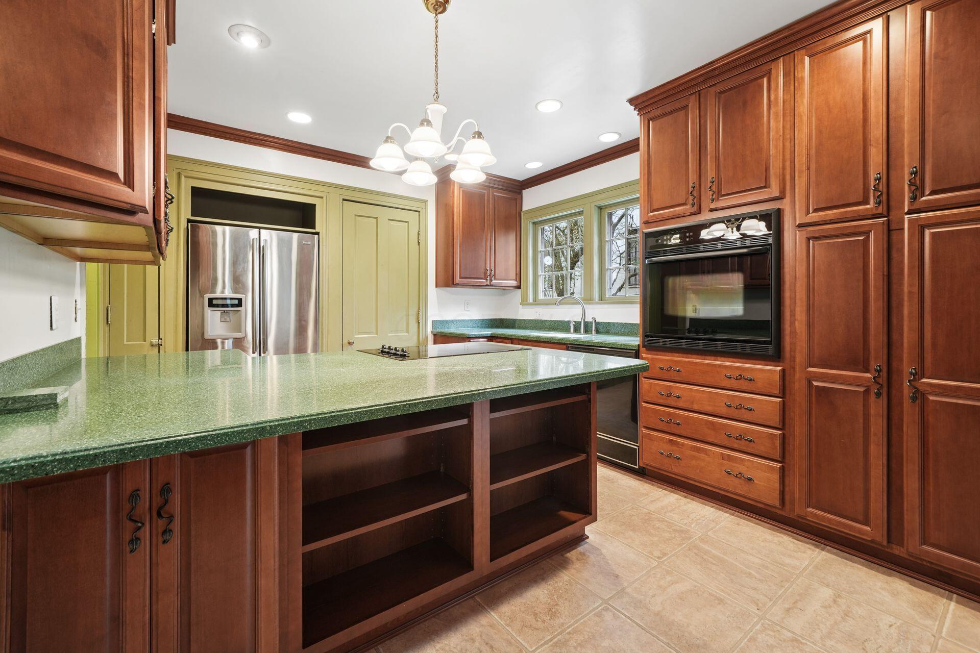 110 Griswold Street Property Photo 24