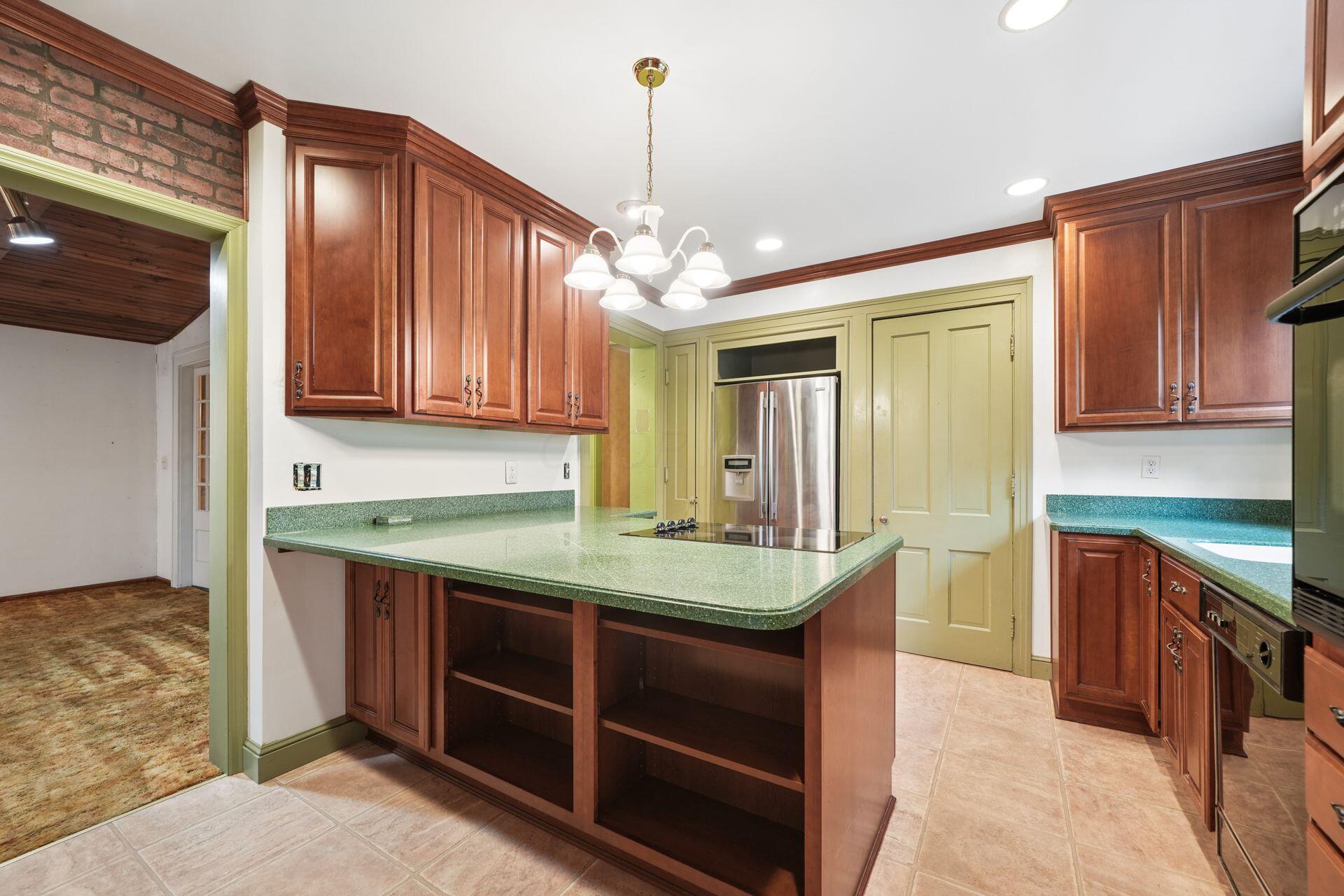 110 Griswold Street Property Photo 26
