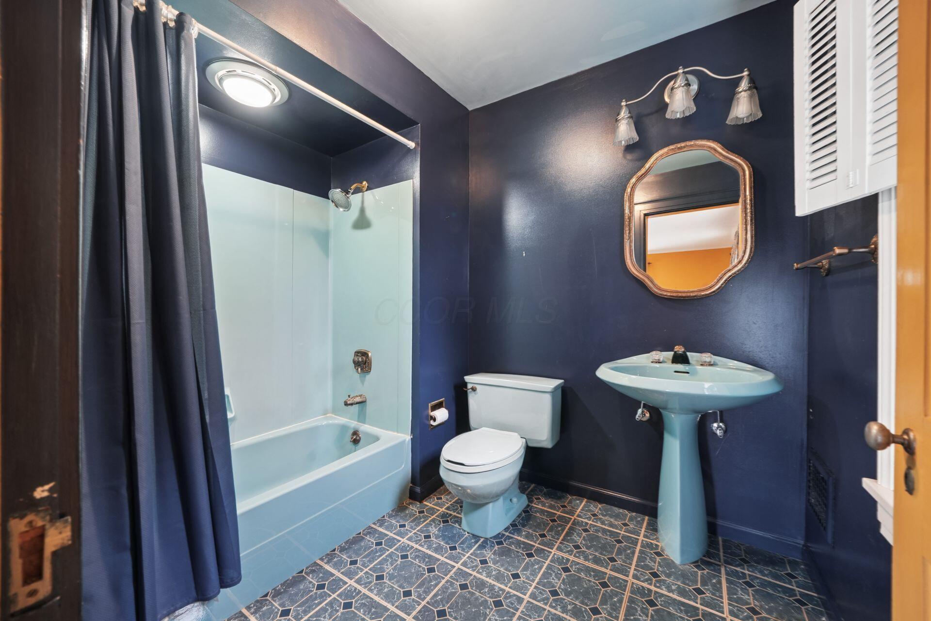 110 Griswold Street Property Photo 34