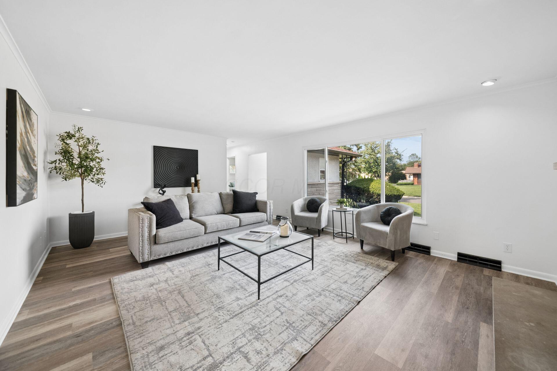 2633 Floribunda Drive Property Photo 4