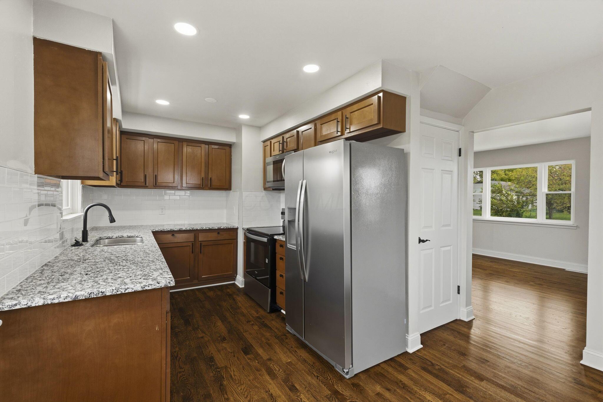 1207 Carbone Drive Property Photo 7