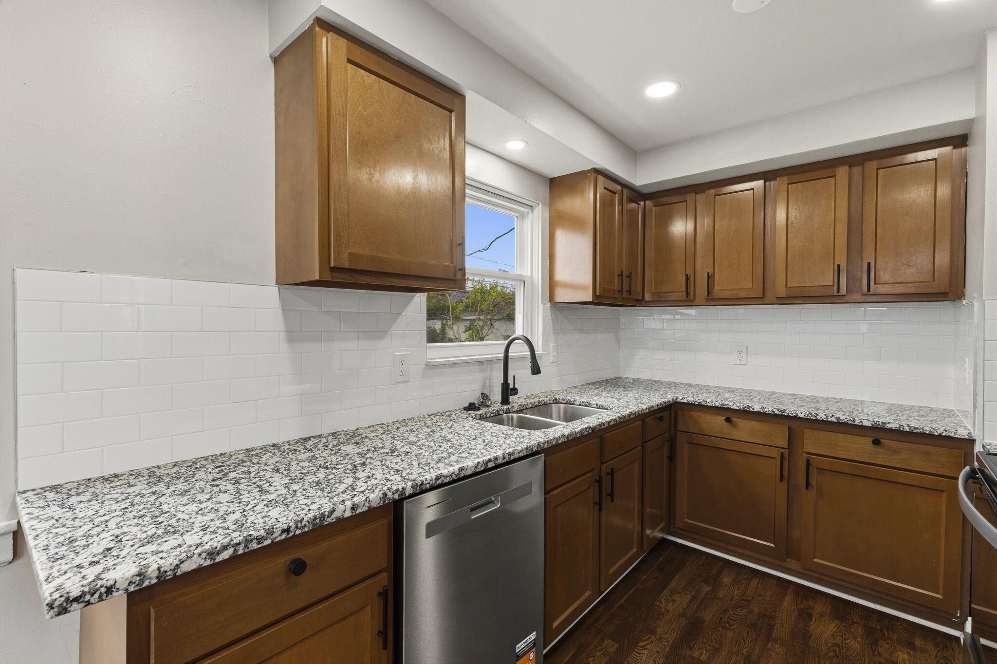 1207 Carbone Drive Property Photo 8