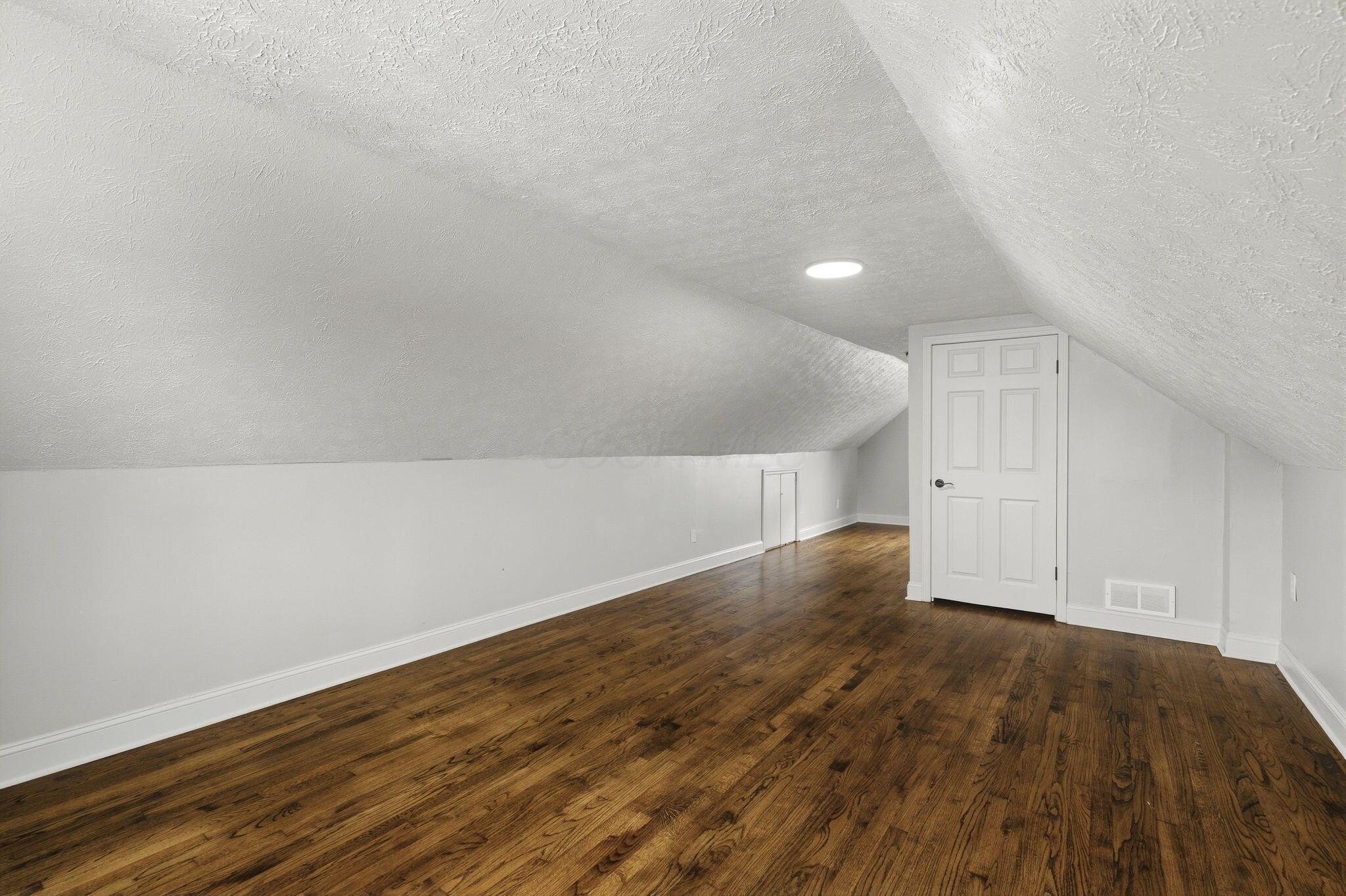 1207 Carbone Drive Property Photo 21