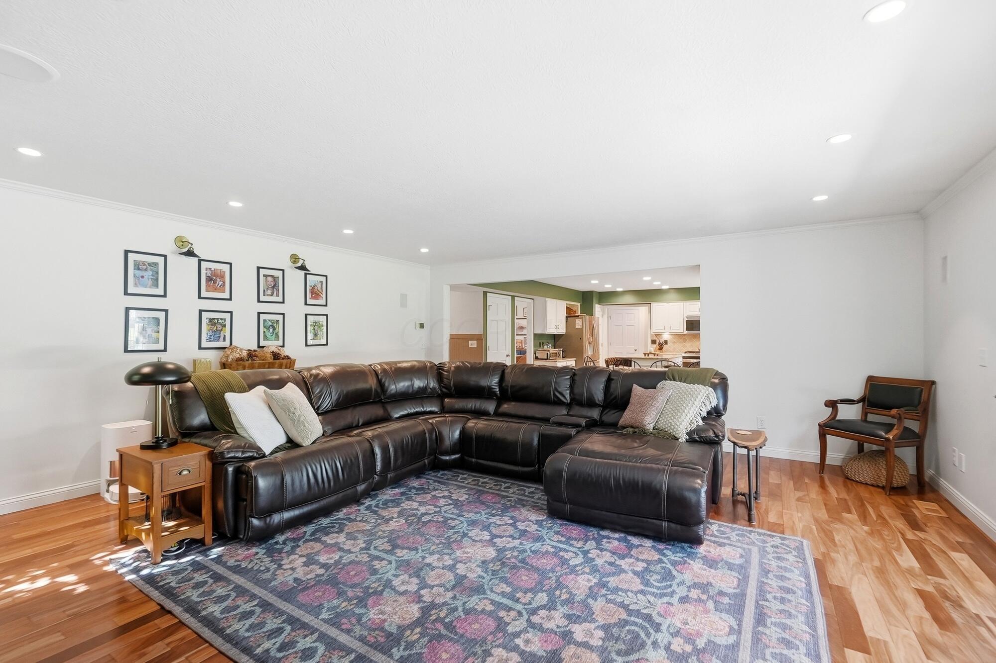4886 Longbenton Way Property Photo 10