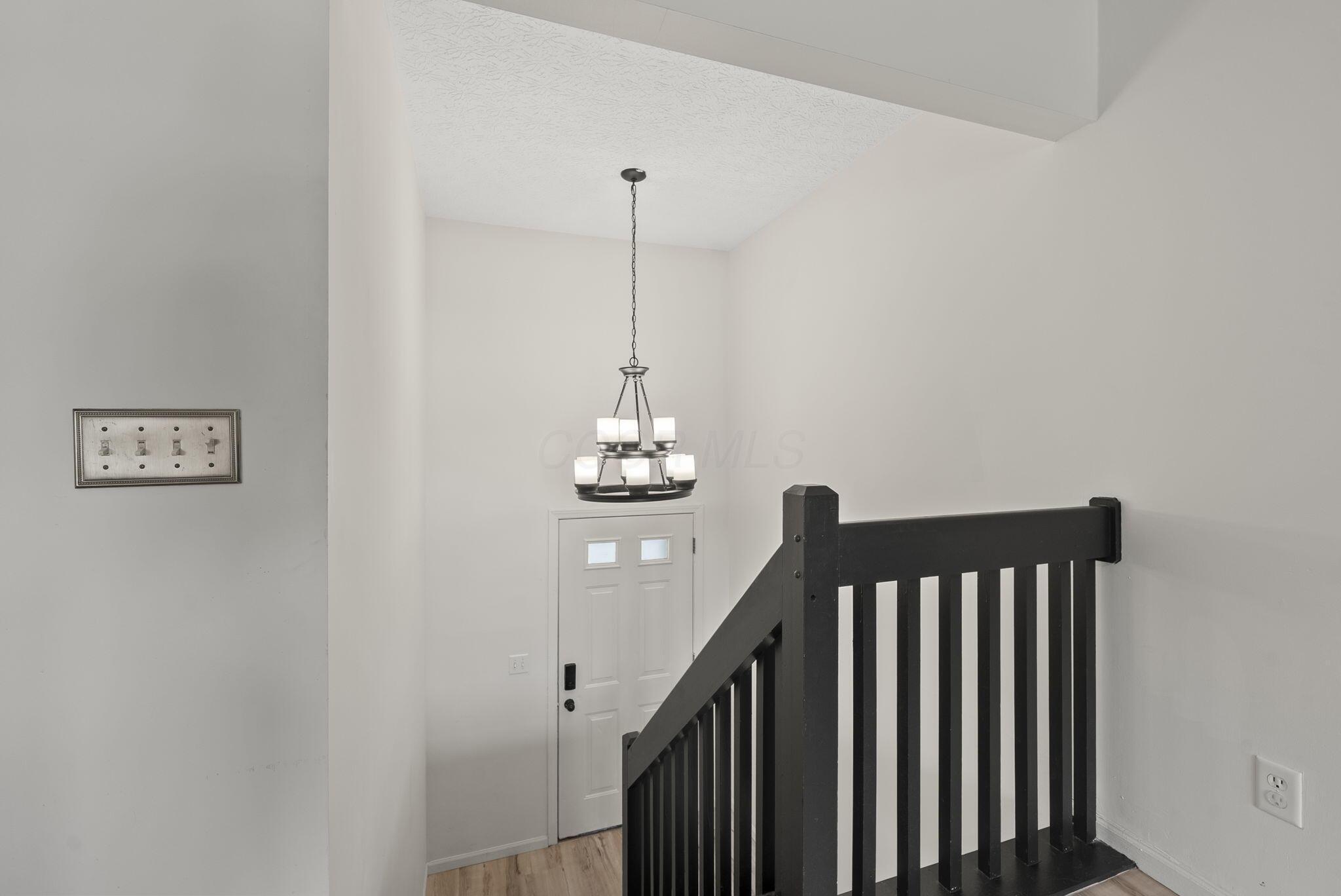 7954 Hickson Drive Property Photo 6