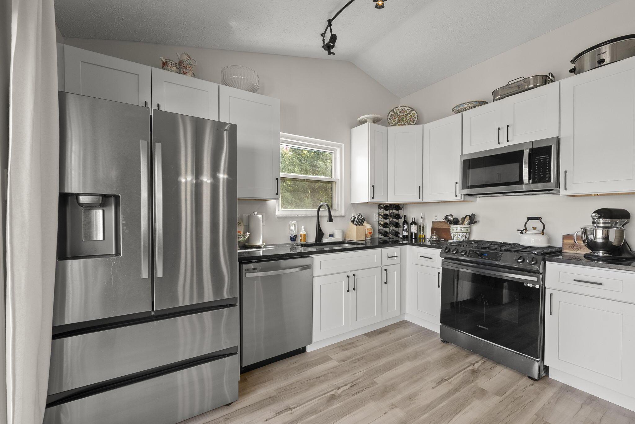 7954 Hickson Drive Property Photo 11