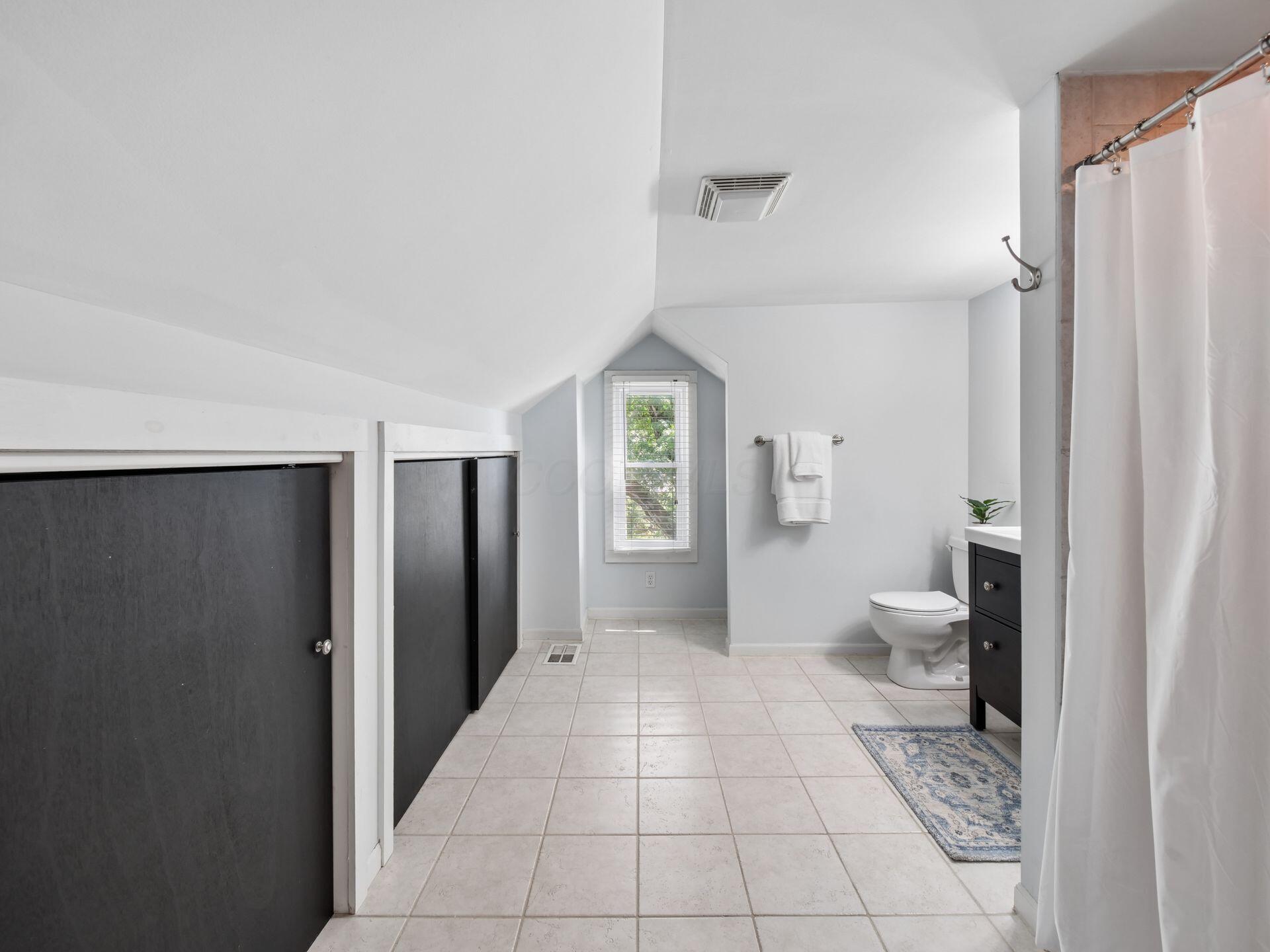 105 E Gates Street Property Photo 21