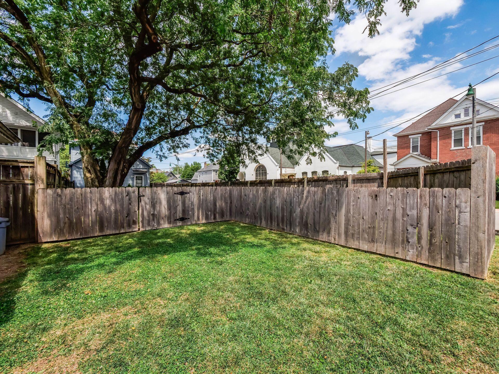 105 E Gates Street Property Photo 36