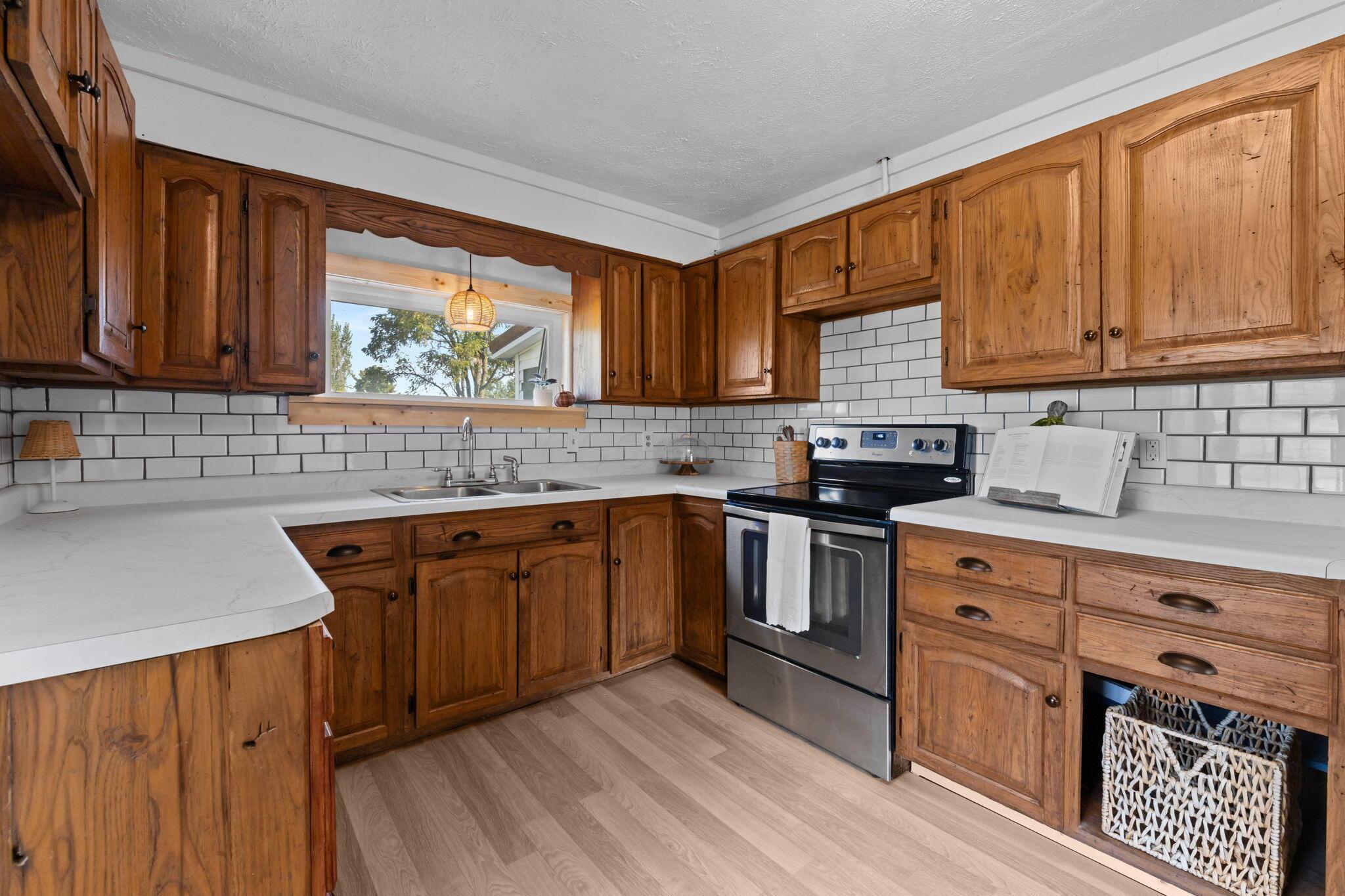 174 County Road 700 Property Photo 13