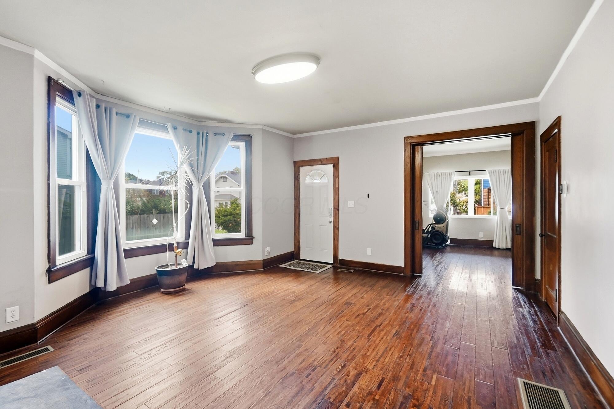 964 Lockbourne Road Property Photo 3