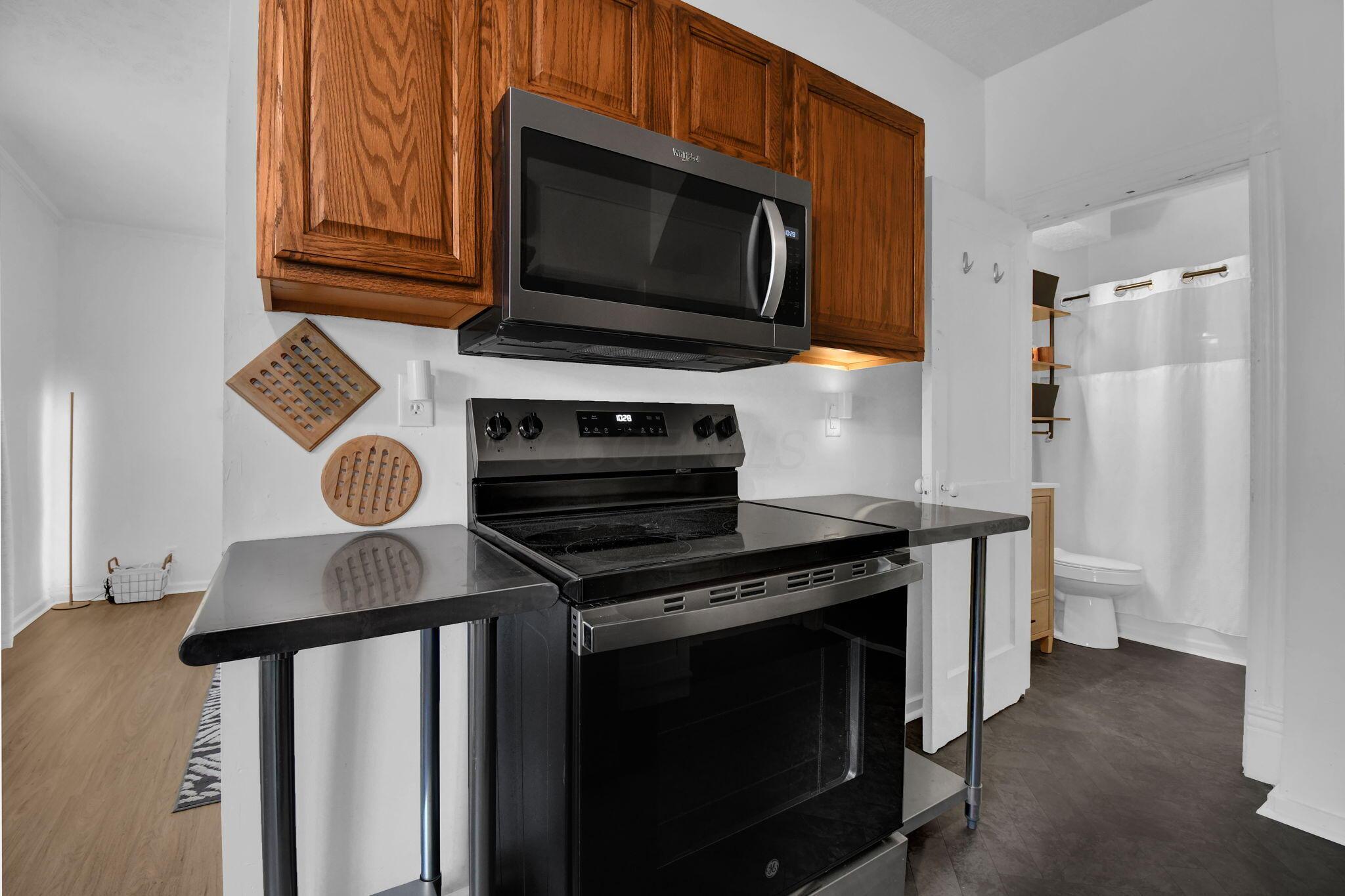 305 Madison Avenue Property Photo 12