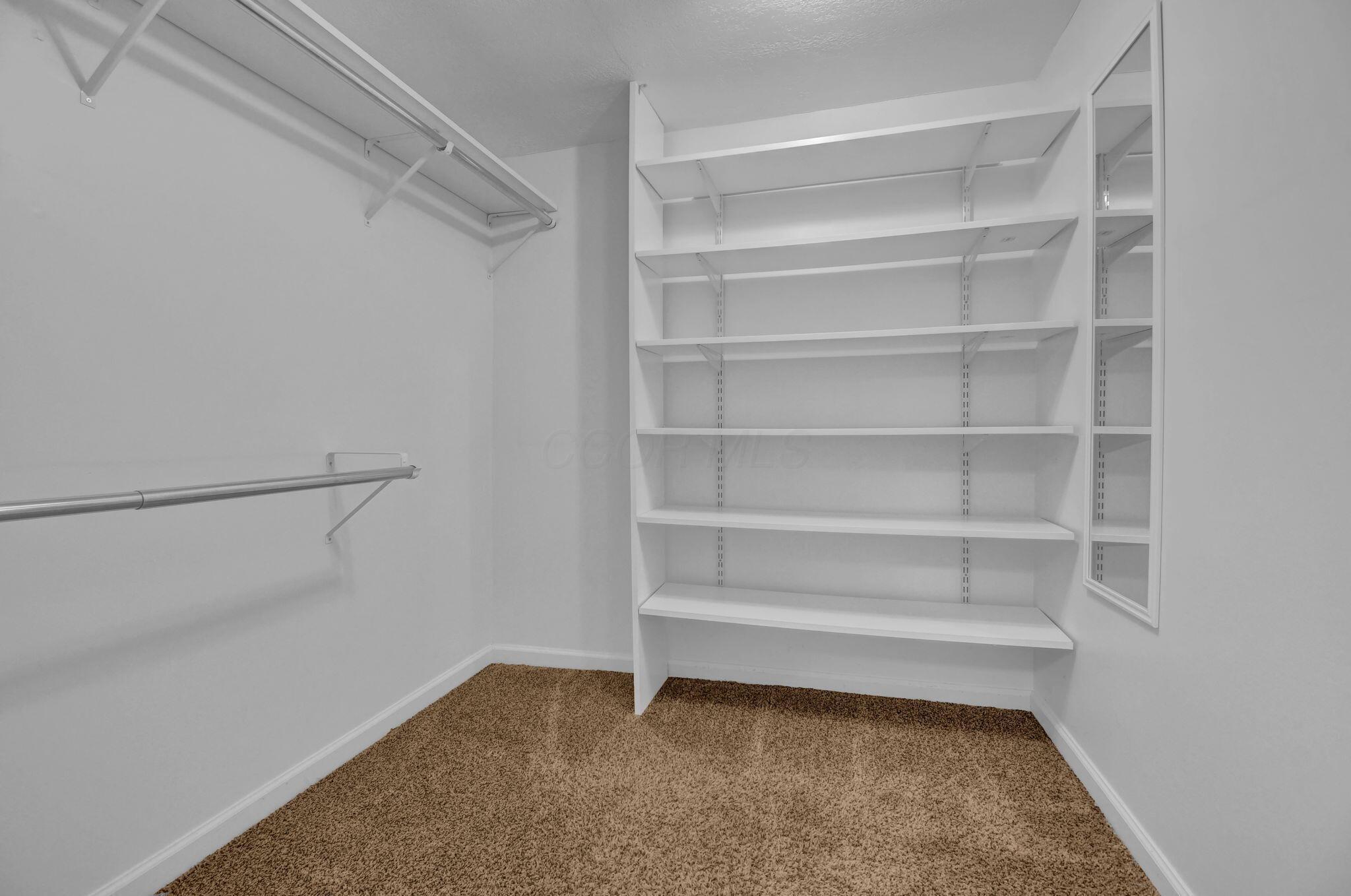 305 Madison Avenue Property Photo 21