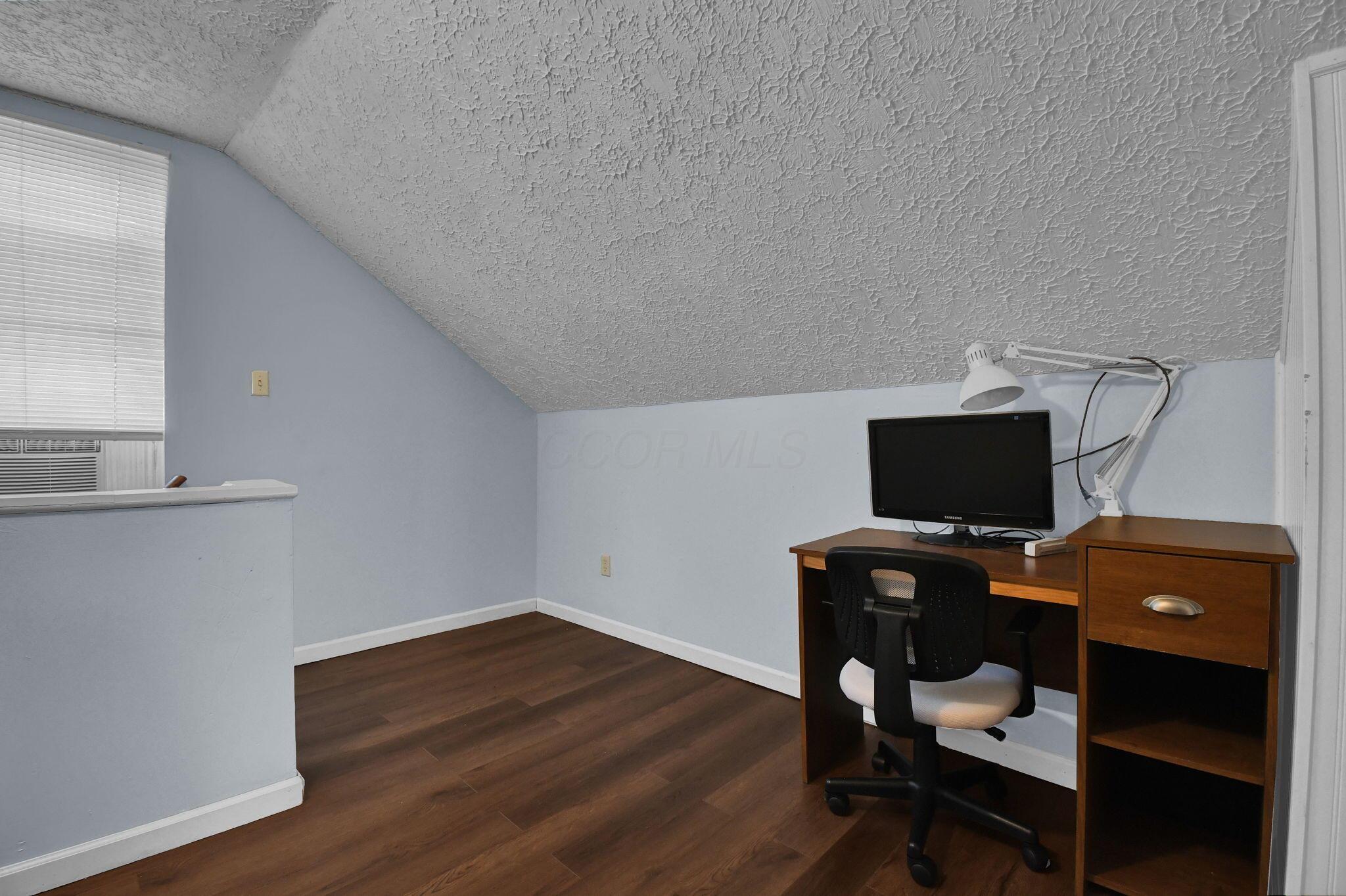 305 Madison Avenue Property Photo 33