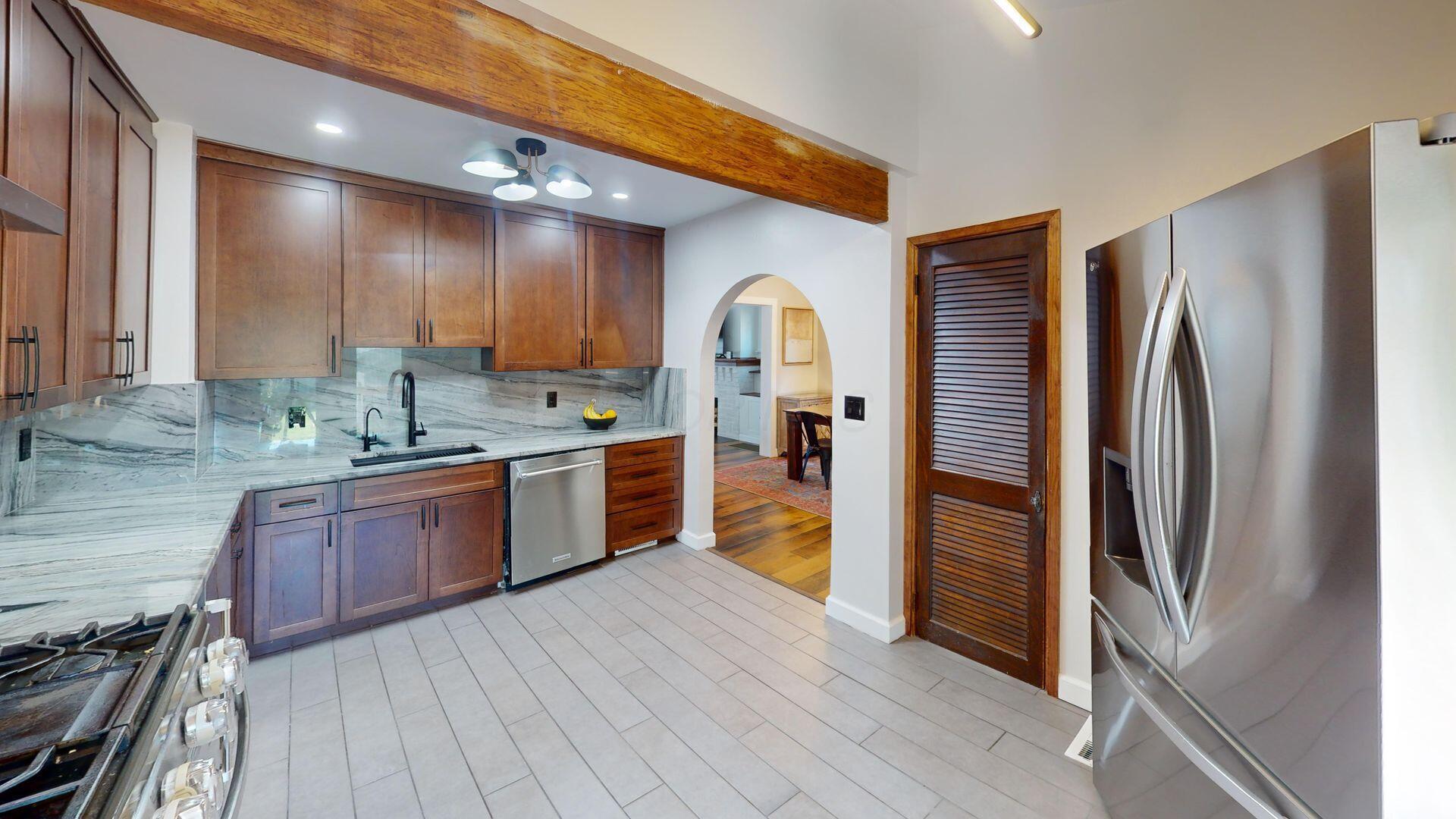 563 Melrose Avenue Property Photo 11