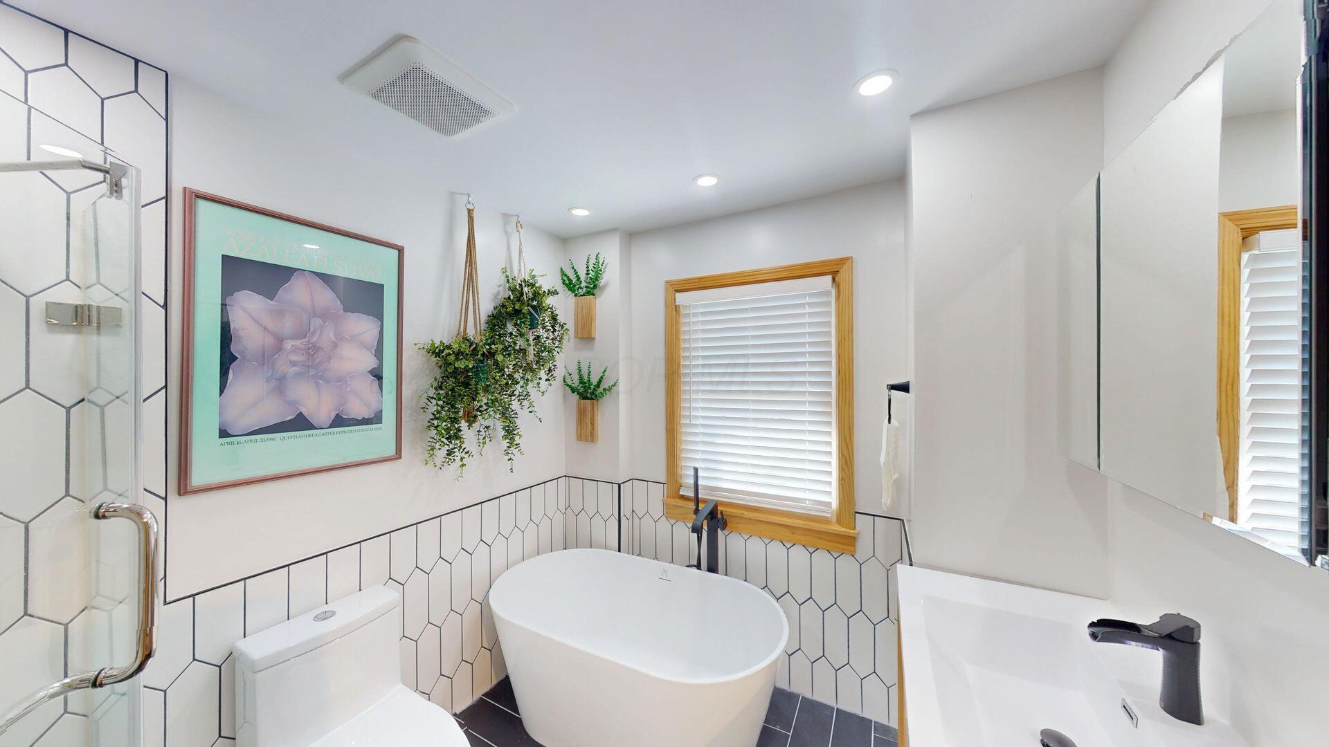 563 Melrose Avenue Property Photo 17