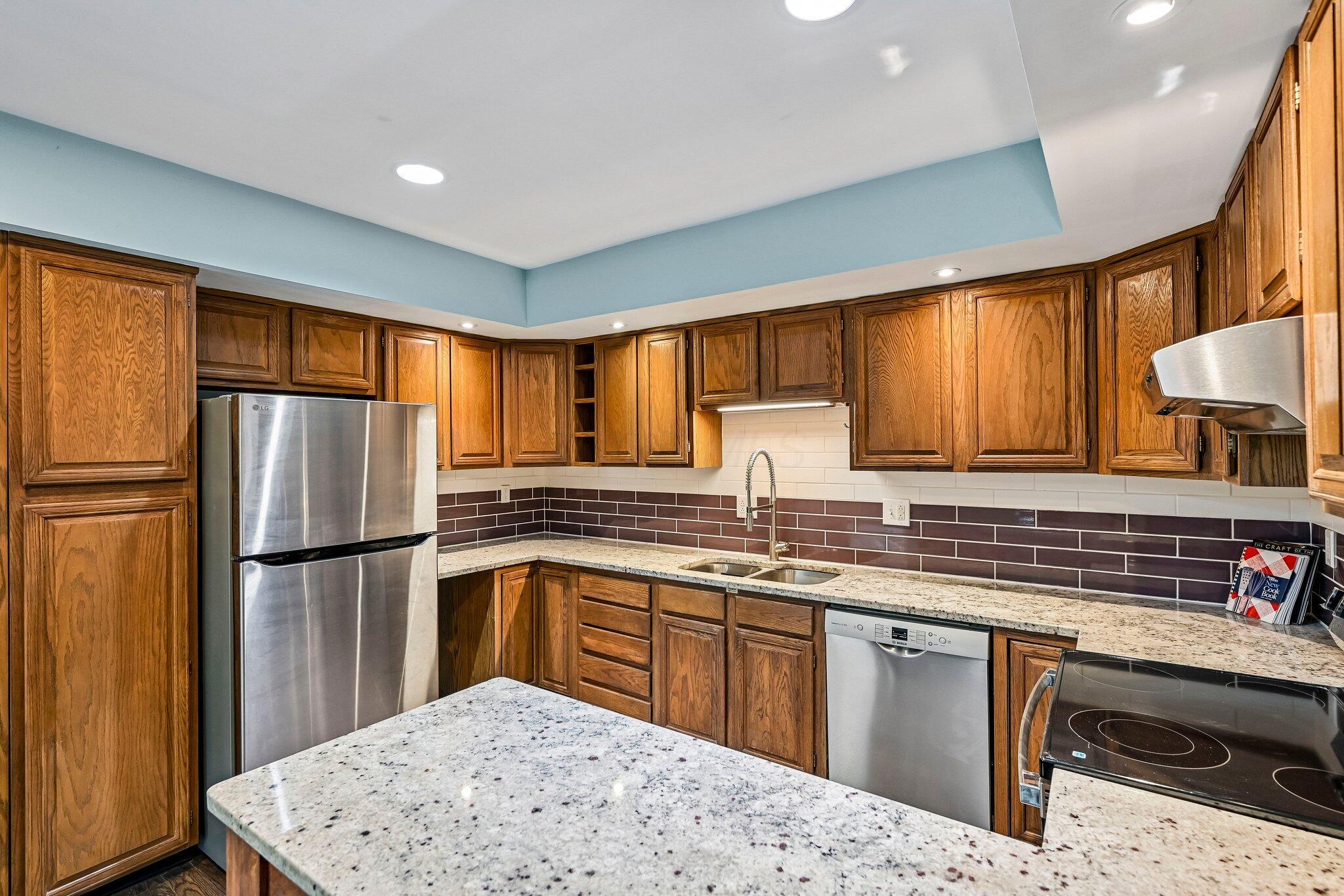 95 Glen Drive Property Photo 11