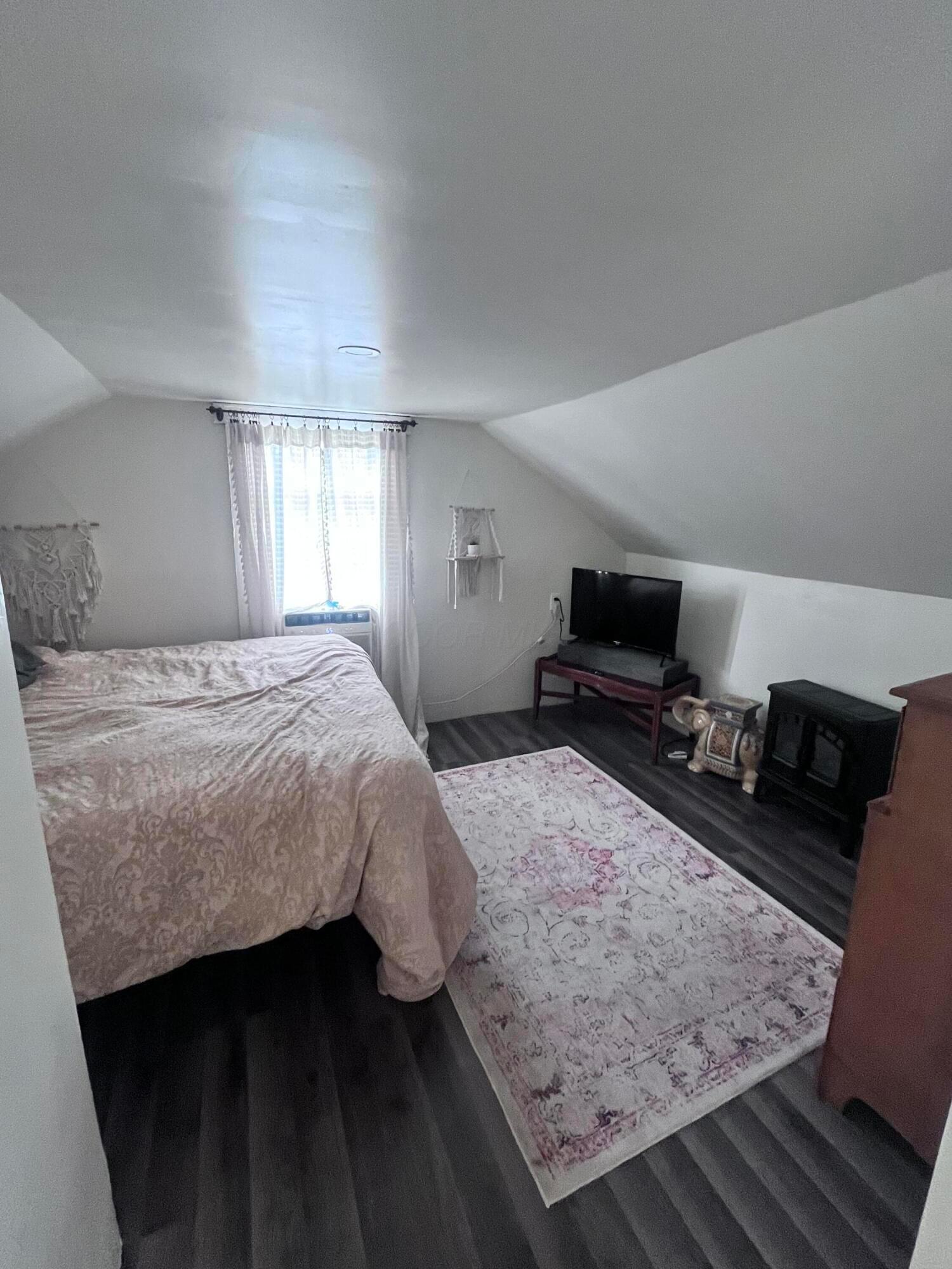 2402 S 9th Street Property Photo 5