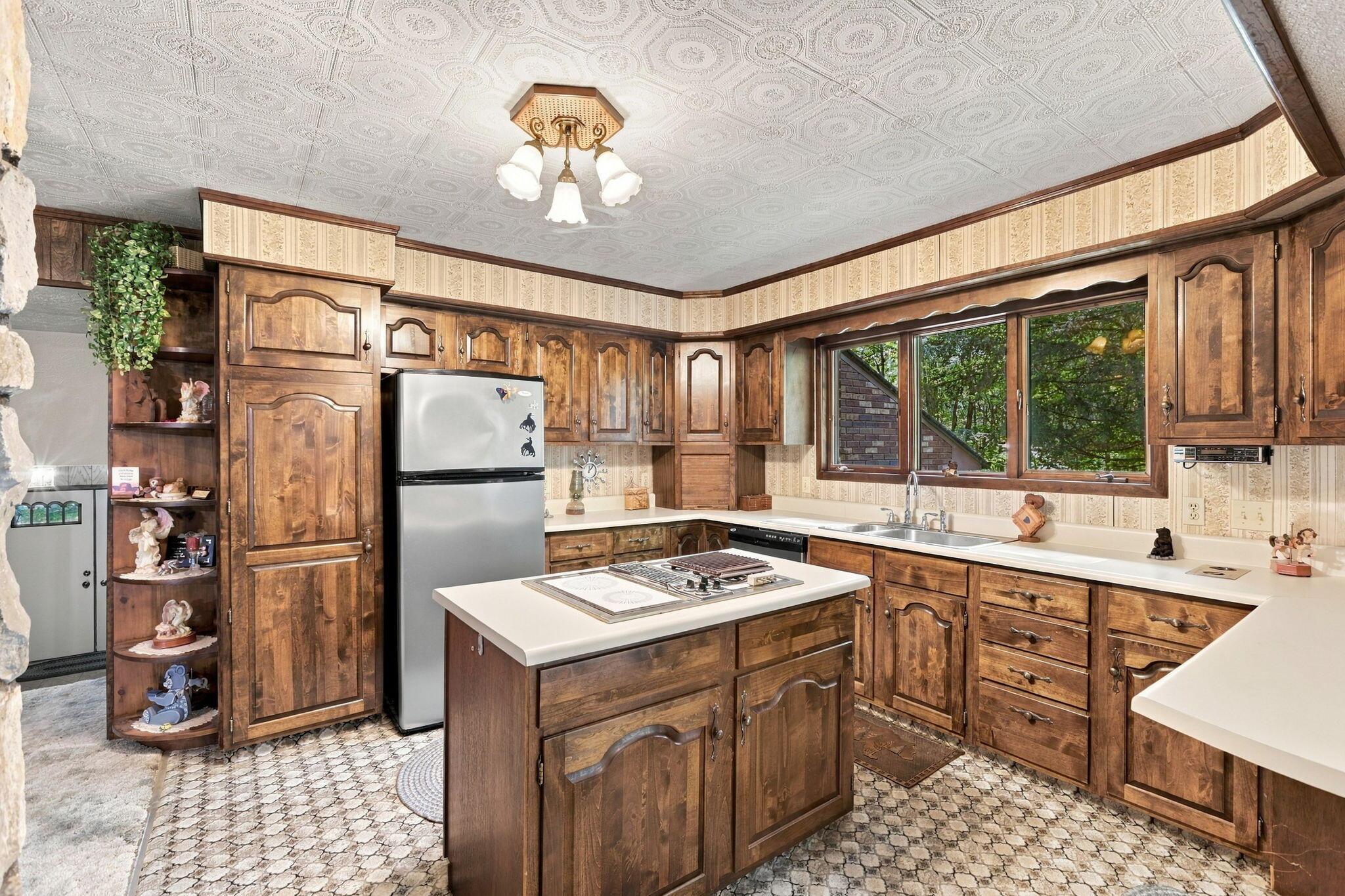 34199 Keller Road Property Photo 16
