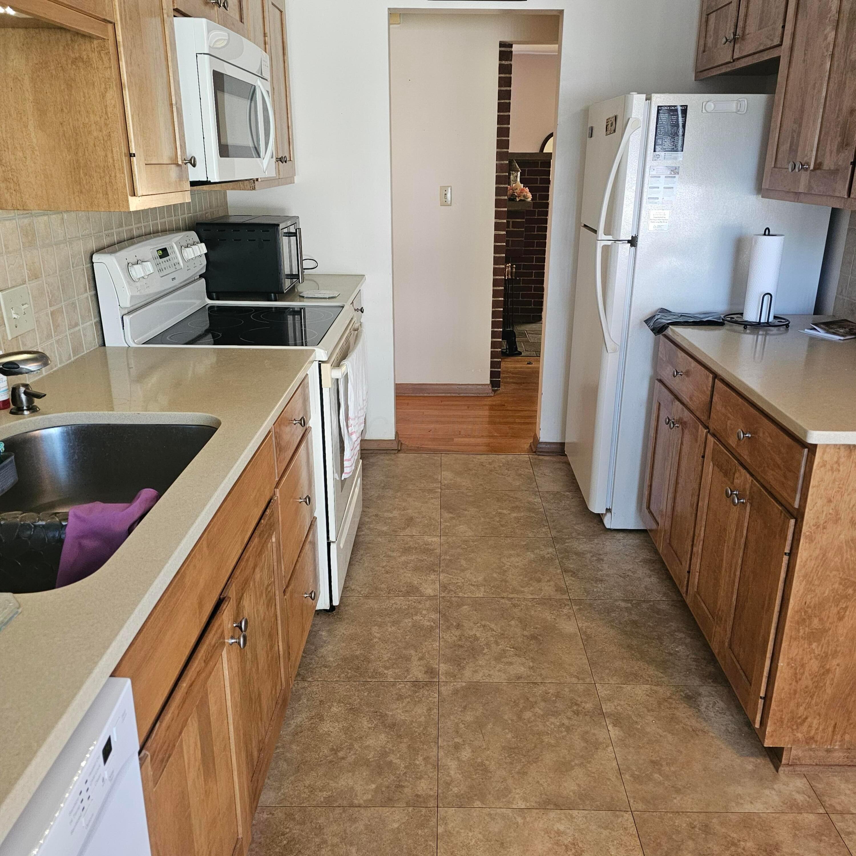 1208 Shady Hill Drive Property Photo 3