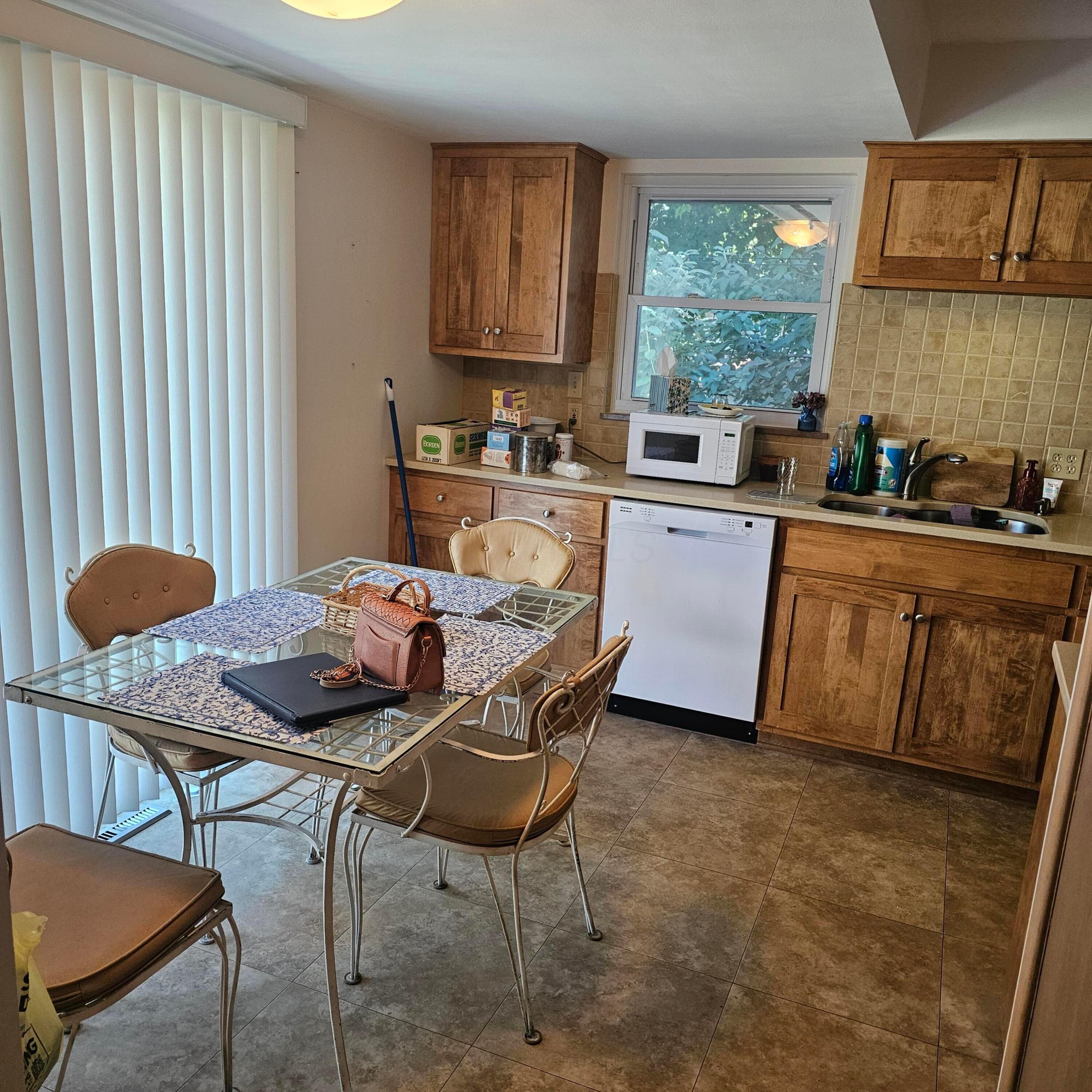 1208 Shady Hill Drive Property Photo 4