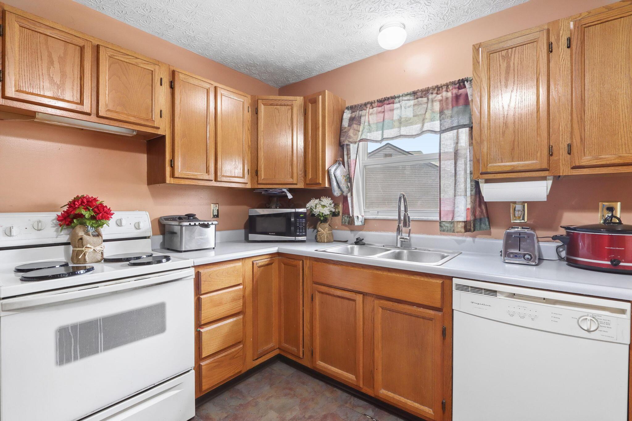 2175 Pelham Place Property Photo 15