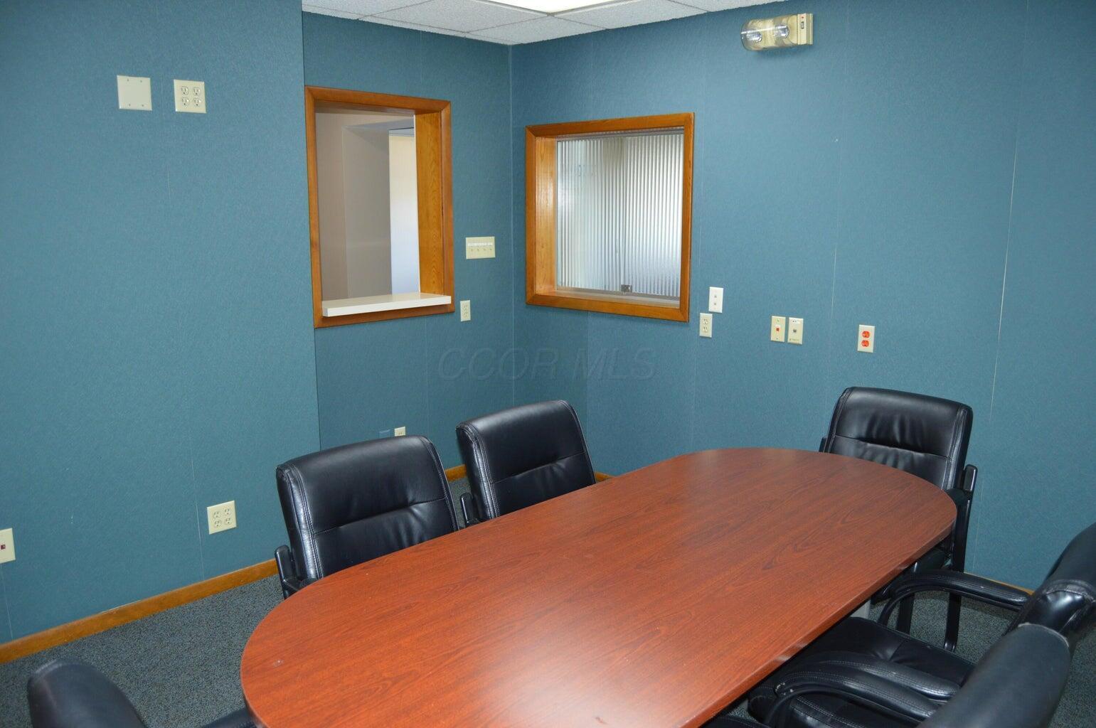 435 E Main Street Property Photo 9