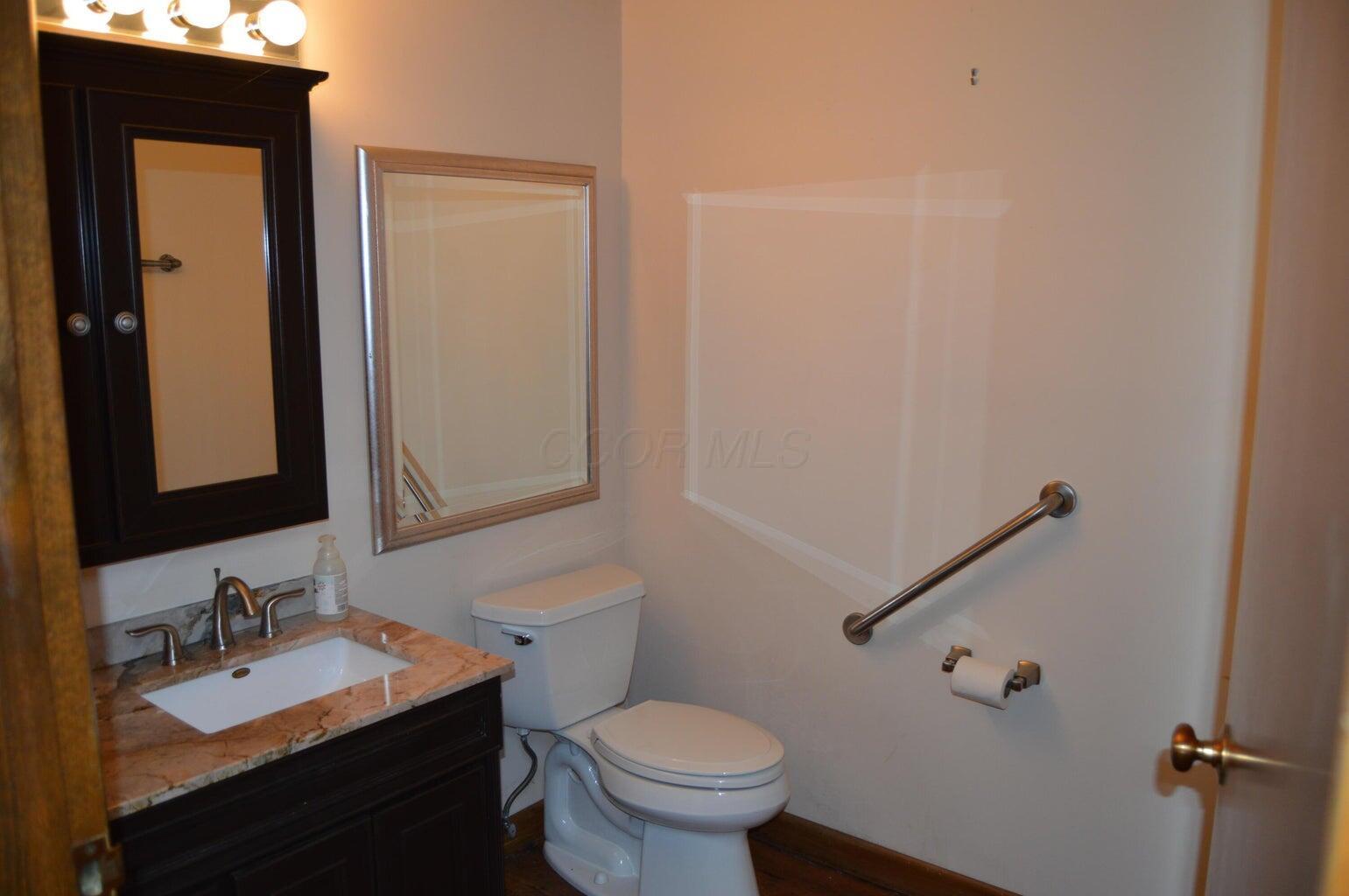 435 E Main Street Property Photo 18