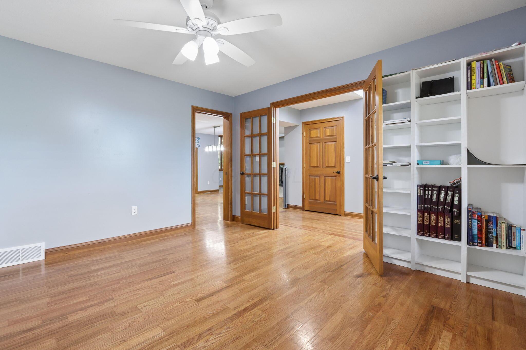 800 Briarhill Drive Property Photo 7