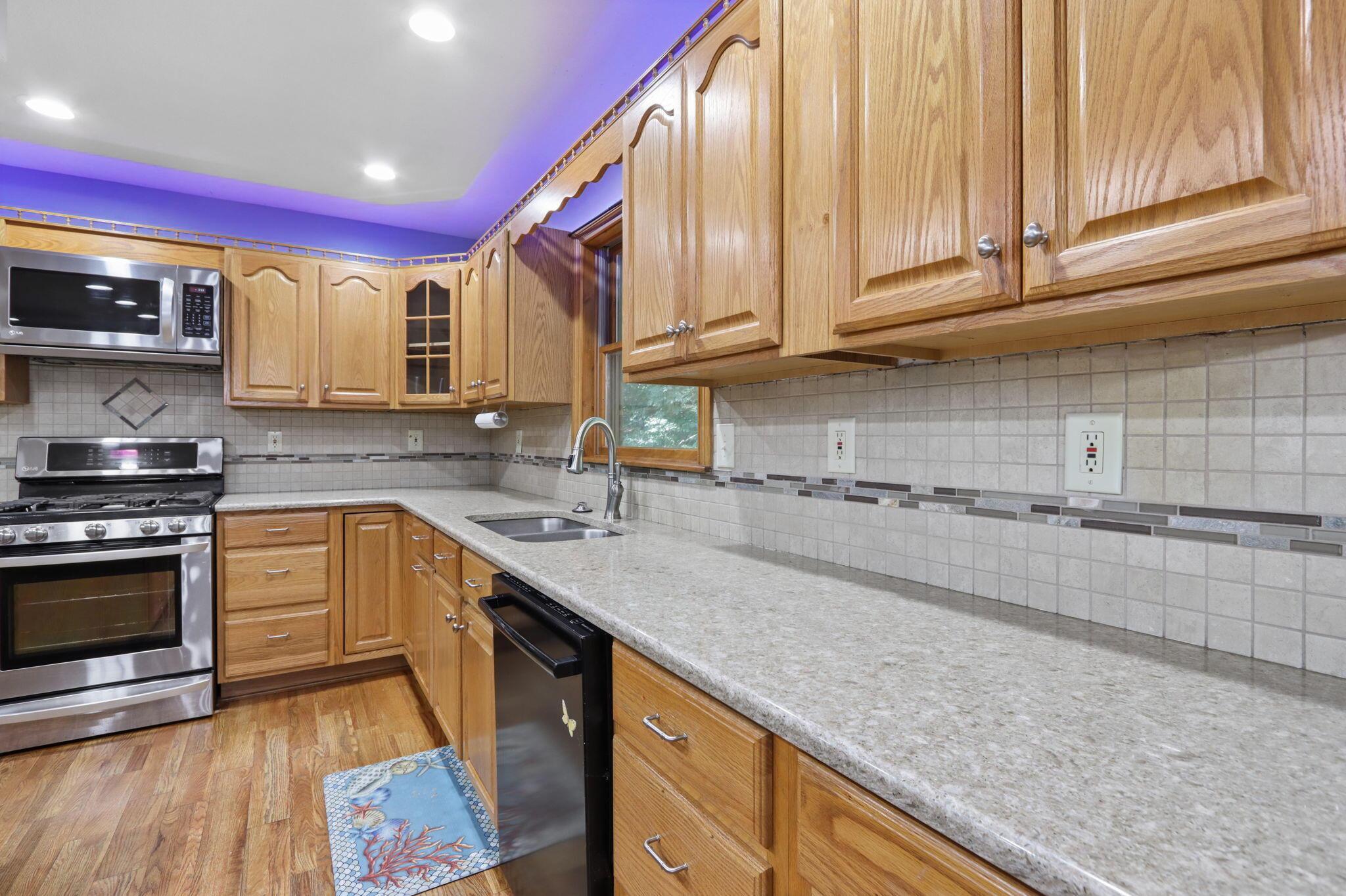 800 Briarhill Drive Property Photo 12