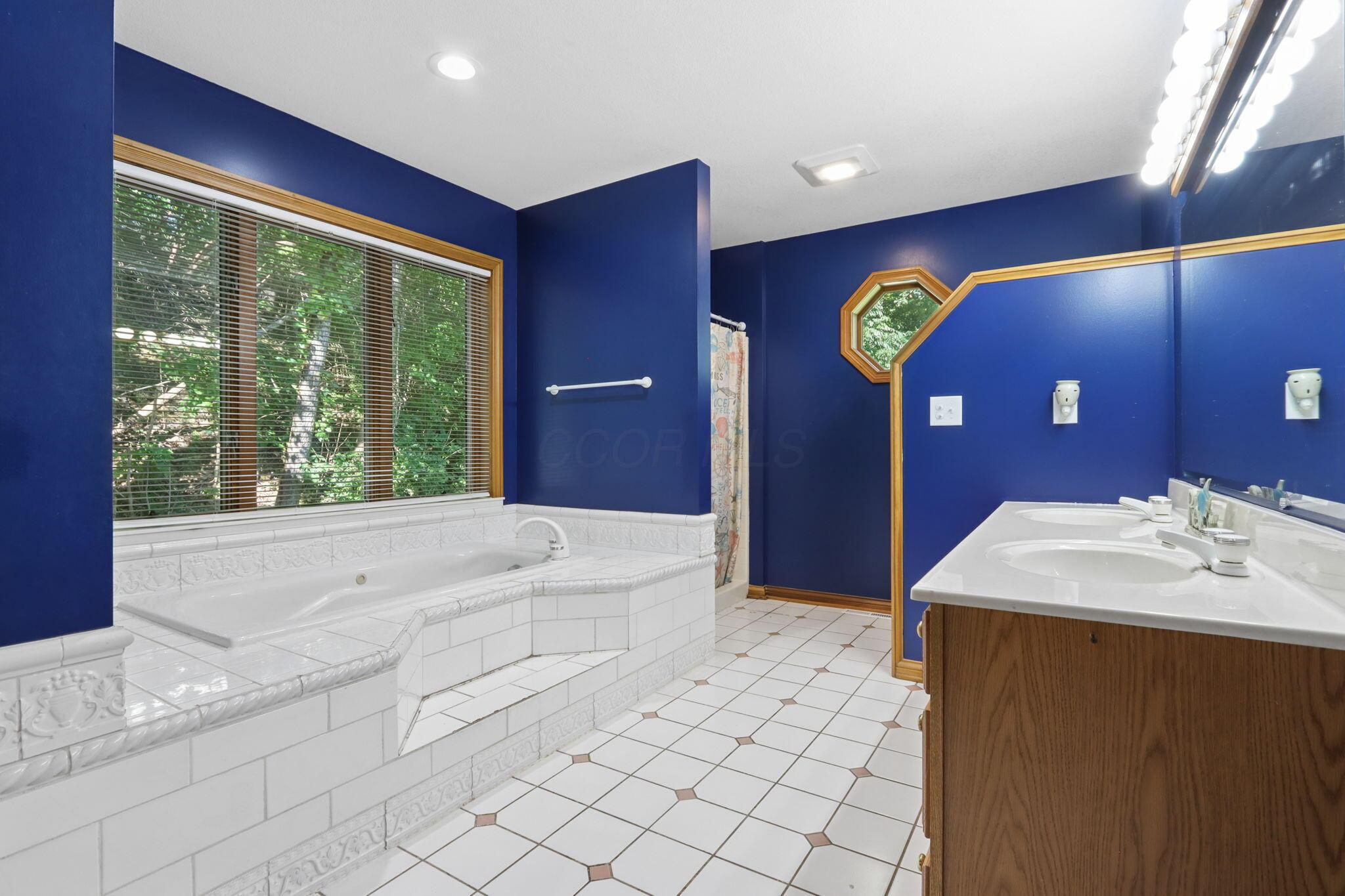 800 Briarhill Drive Property Photo 27