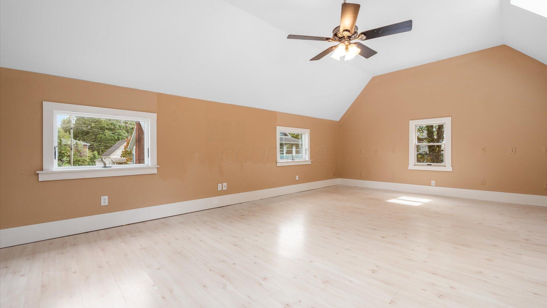 211 S Main Property Photo 30