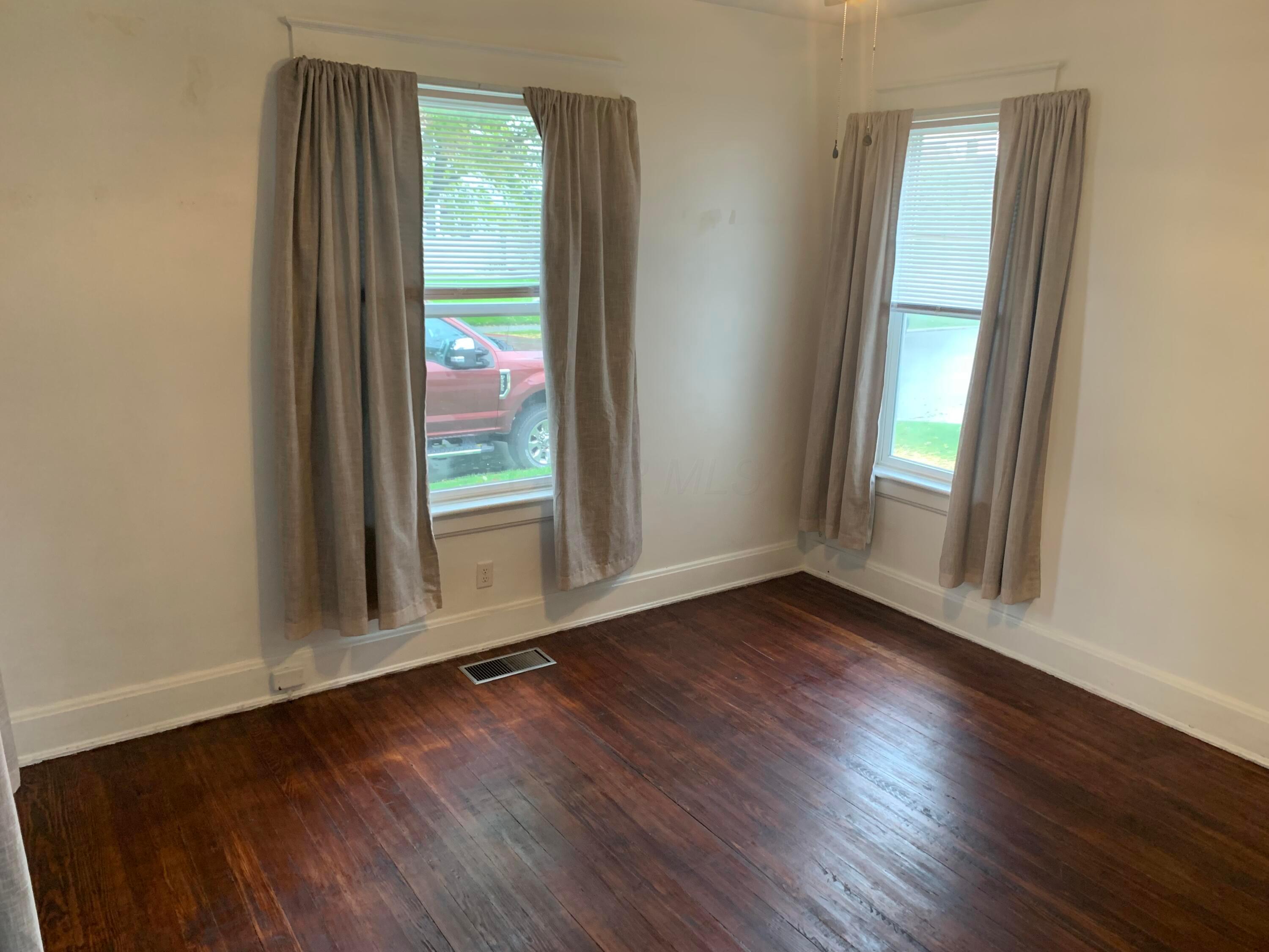 116 N Mount Pleasant Avenue Property Photo 5