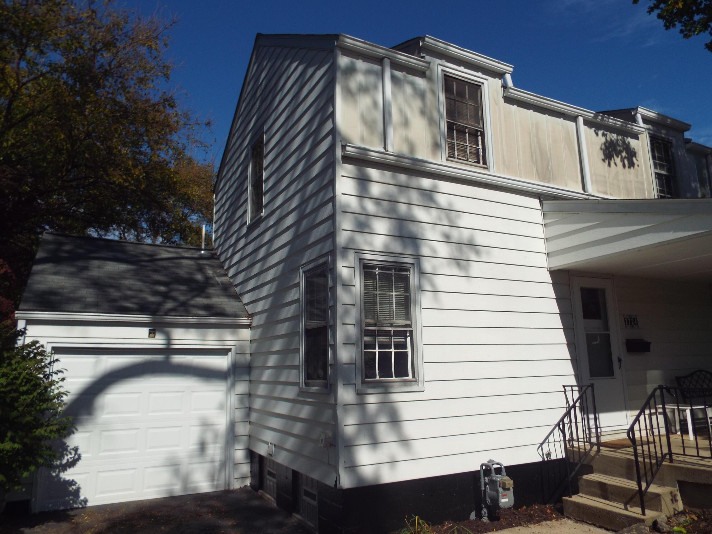 2724 Elliott Avenue Property Photo 1