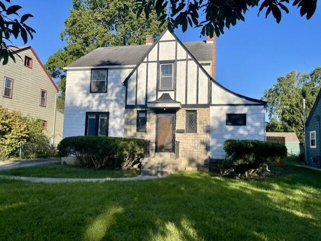1008 S Cassingham Road Property Photo 1