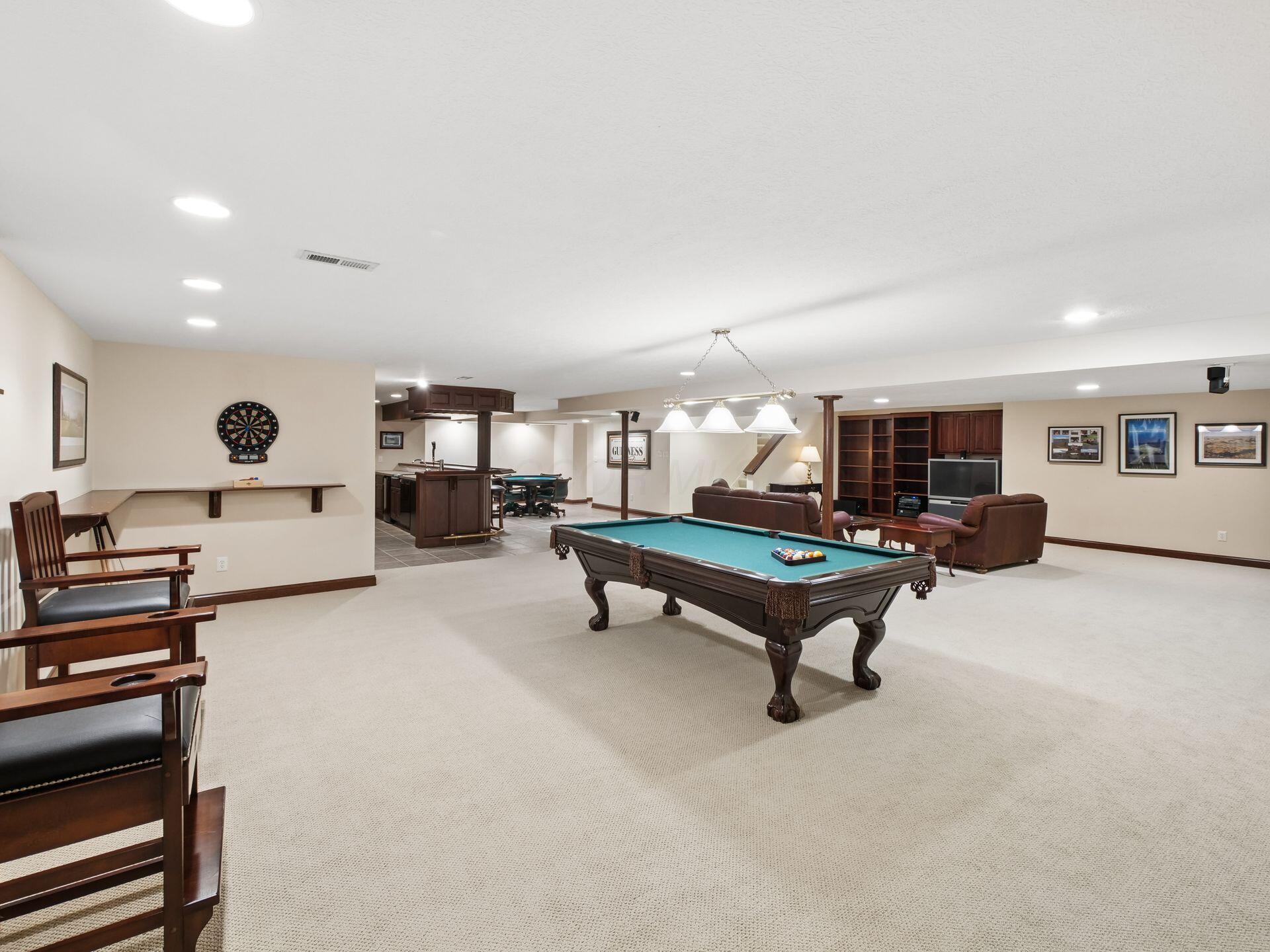 10541 Wellington Boulevard Property Photo 4