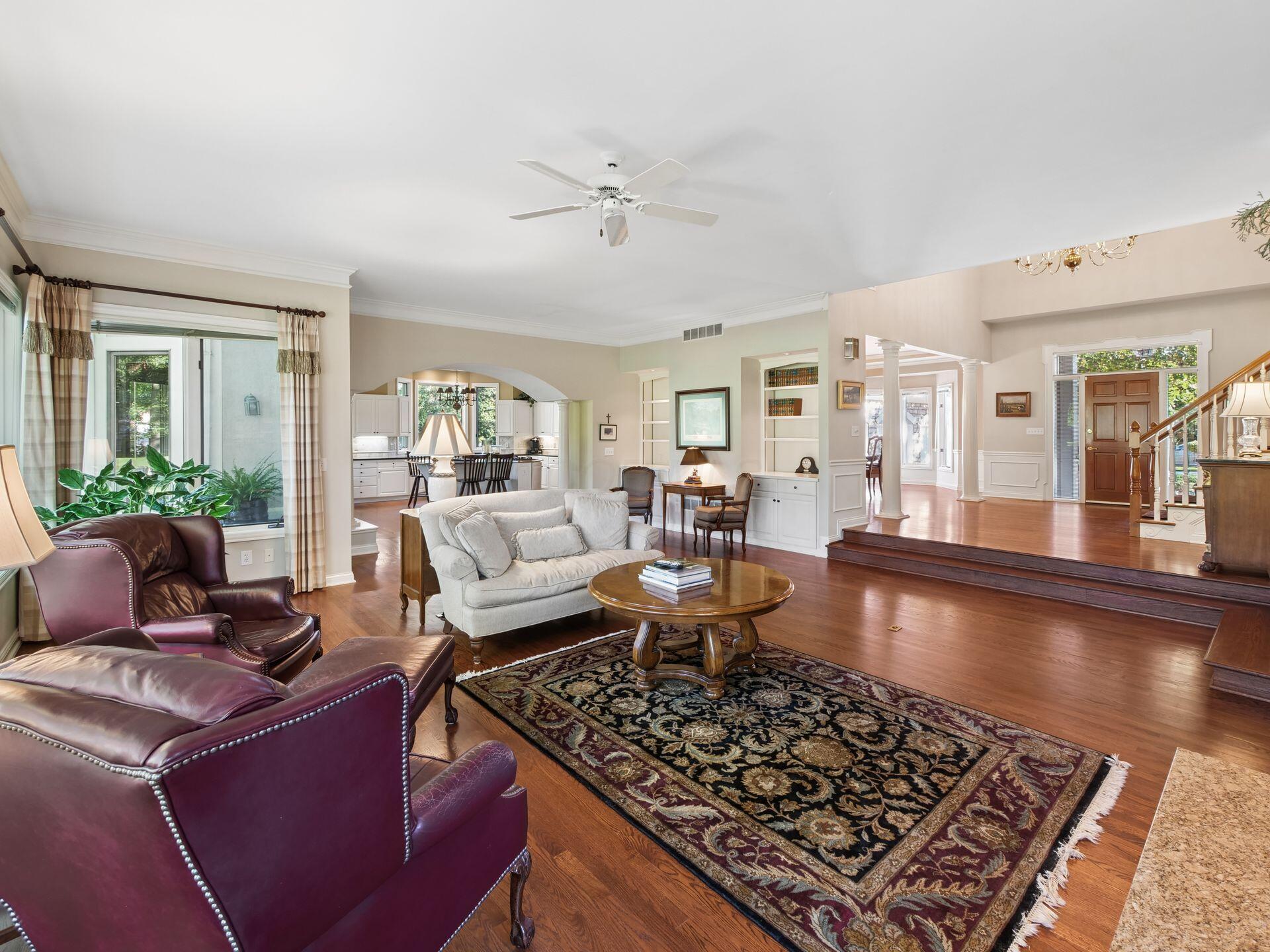 10541 Wellington Boulevard Property Photo 14