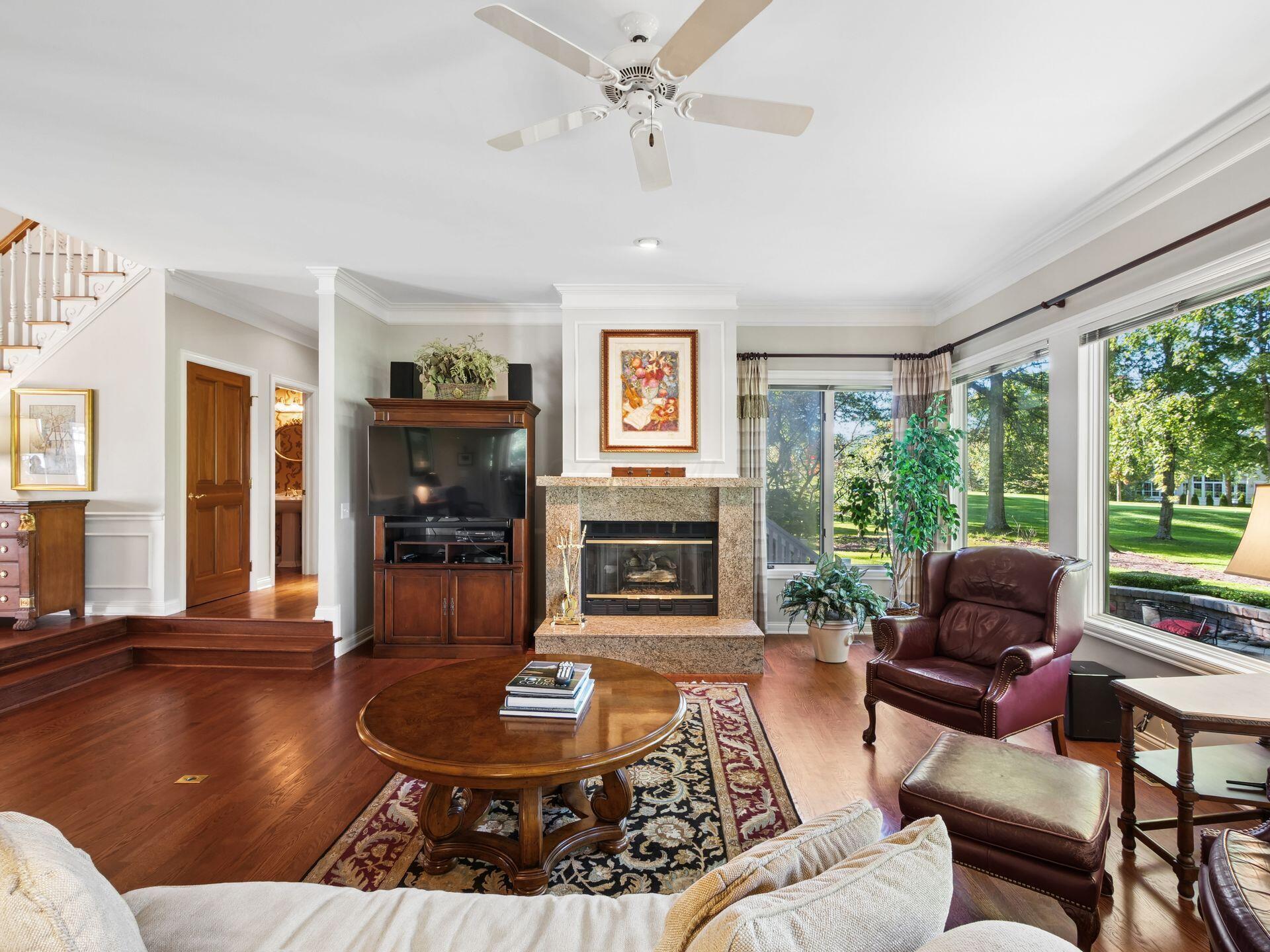 10541 Wellington Boulevard Property Photo 16